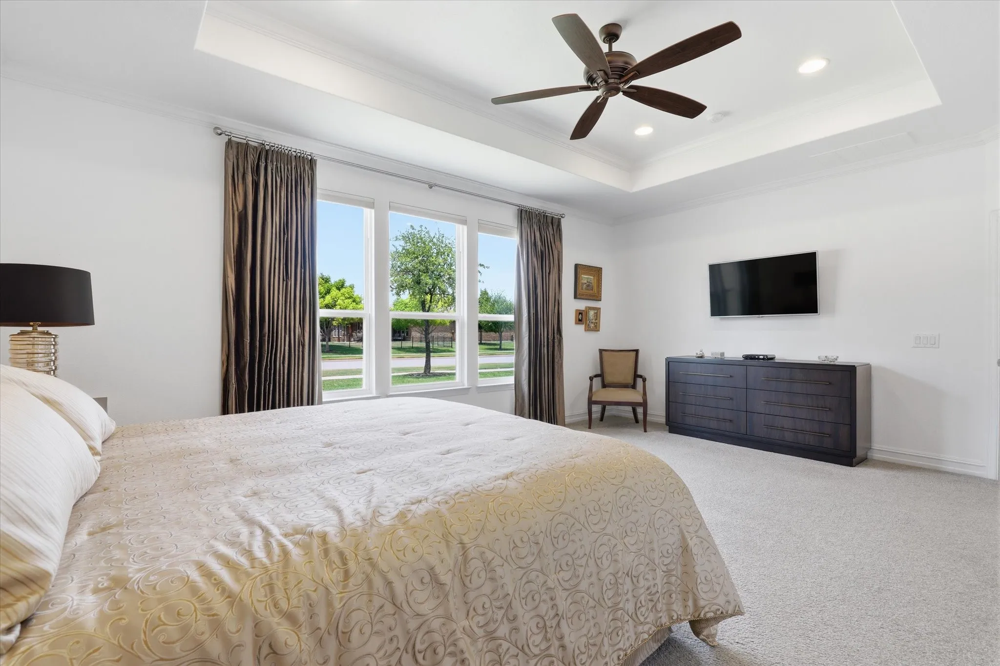 Single Family Residence For Sale in Denton County , 2464 Island View Drive, Frisco, Texas 75036, 3 Bedroom, 3 Bathroom, 2 Garage spaces, 2,520 Sqft, built in 2016, mls#21350978, Real Estate Agent in Frisco, Homes For Sale in Denton county, Homes For Sale in Frisco, Realtor in Frisco Texas, Real Estate Brokerage Independent Realty Texas, Luminita Cordes Realtor