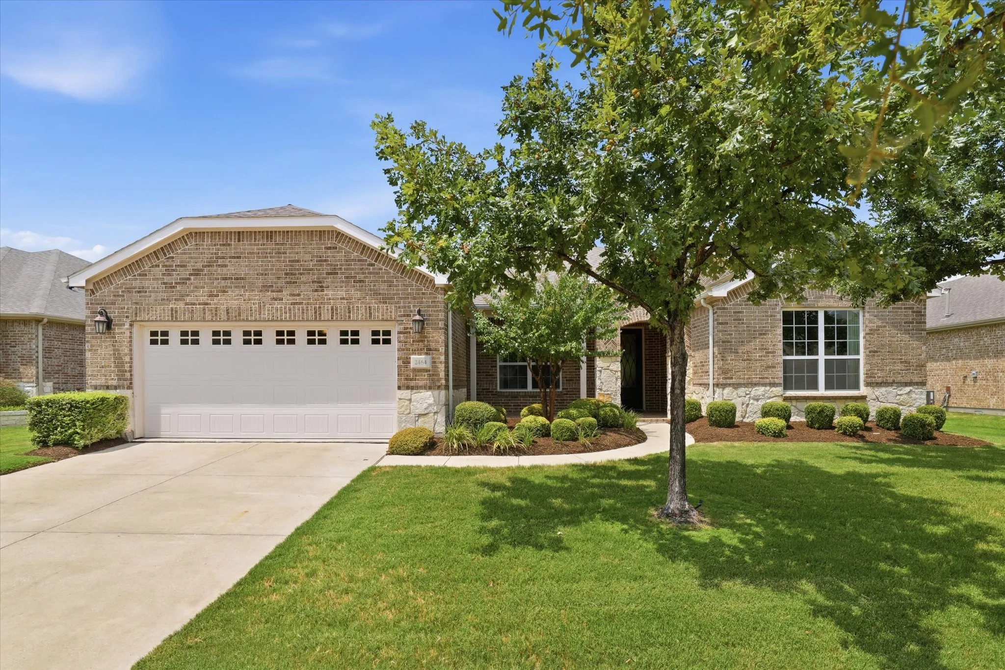 Single Family Residence For Sale in Denton County , 2464 Island View Drive, Frisco, Texas 75036, 3 Bedroom, 3 Bathroom, 2 Garage spaces, 2,520 Sqft, built in 2016, mls#21350978, Real Estate Agent in Frisco, Homes For Sale in Denton county, Homes For Sale in Frisco, Realtor in Frisco Texas, Real Estate Brokerage Independent Realty Texas, Luminita Cordes Realtor