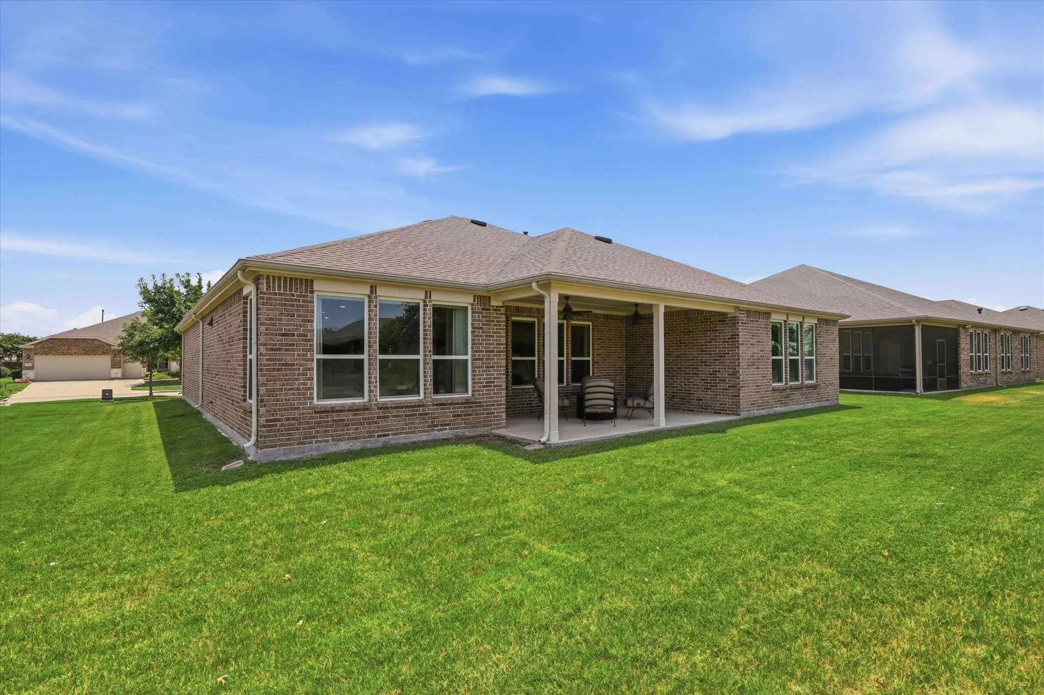 Single Family Residence For Sale in Denton County , 2464 Island View Drive, Frisco, Texas 75036, 3 Bedroom, 3 Bathroom, 2 Garage spaces, 2,520 Sqft, built in 2016, mls#21350978, Real Estate Agent in Frisco, Homes For Sale in Denton county, Homes For Sale in Frisco, Realtor in Frisco Texas, Real Estate Brokerage Independent Realty Texas, Luminita Cordes Realtor