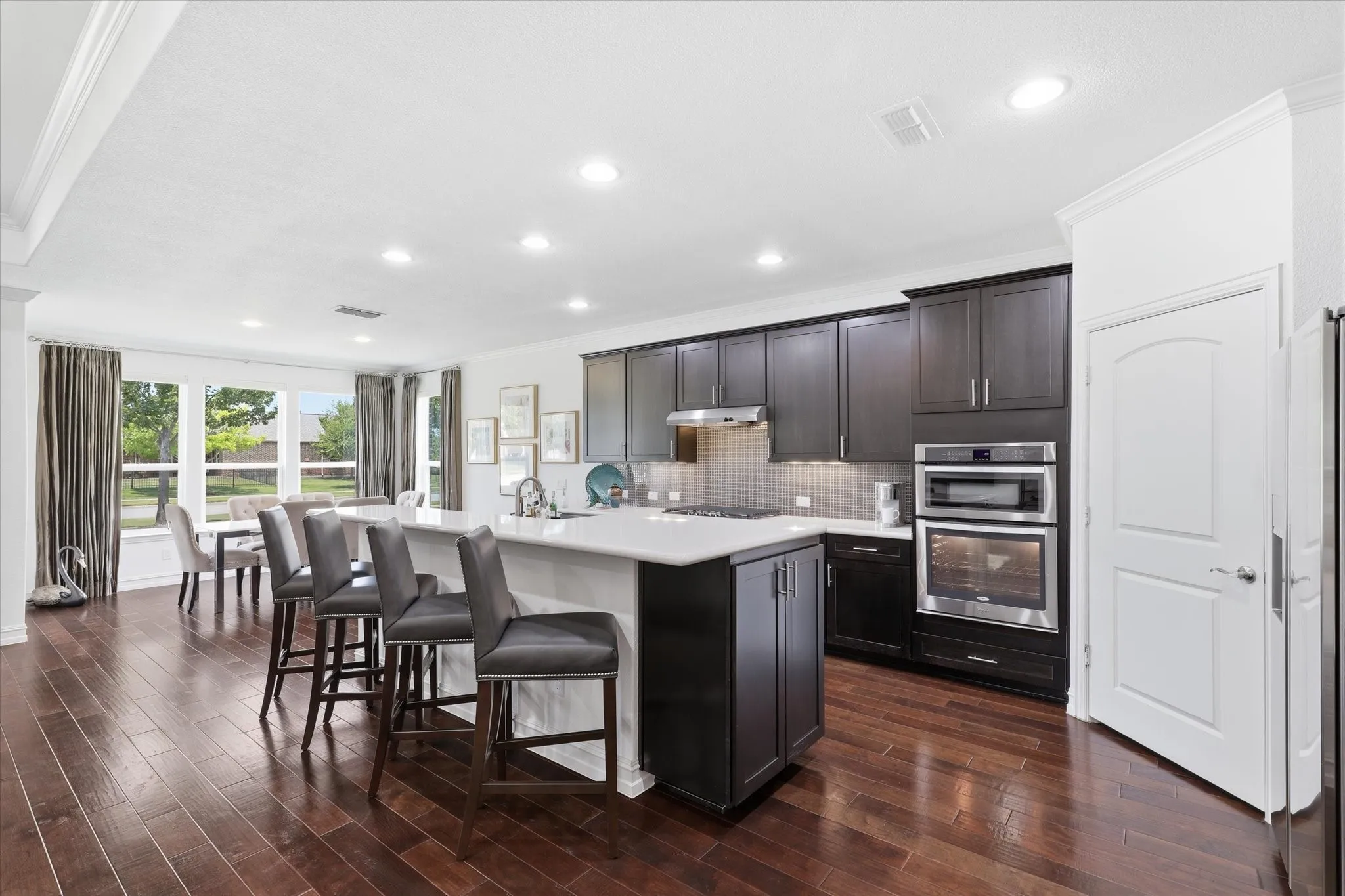 Single Family Residence For Sale in Denton County , 2464 Island View Drive, Frisco, Texas 75036, 3 Bedroom, 3 Bathroom, 2 Garage spaces, 2,520 Sqft, built in 2016, mls#21350978, Real Estate Agent in Frisco, Homes For Sale in Denton county, Homes For Sale in Frisco, Realtor in Frisco Texas, Real Estate Brokerage Independent Realty Texas, Luminita Cordes Realtor