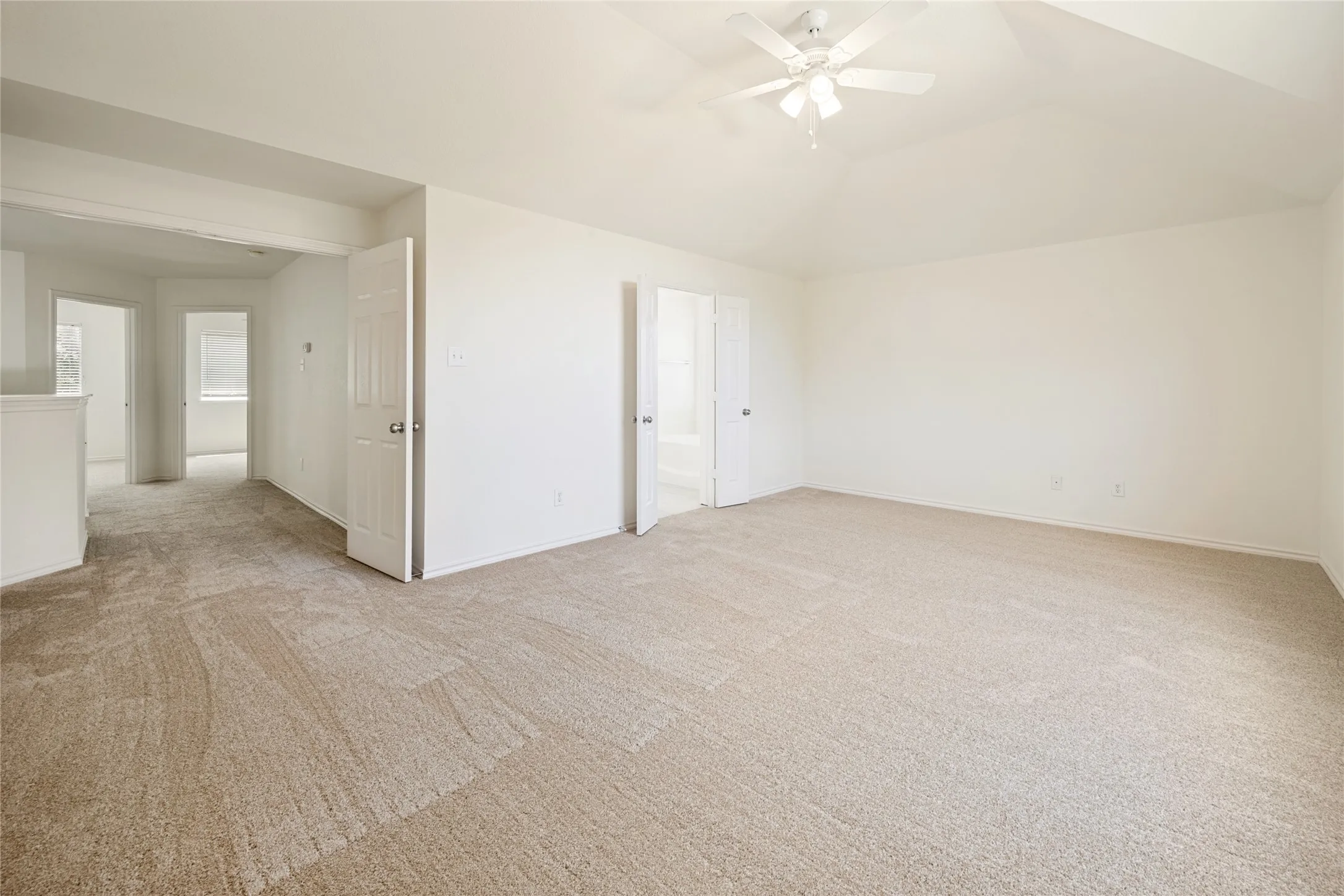 Single Family Residence For Sale in Tarrant County , 600 Sunfish Drive, Crowley, Texas 76036, 4 Bedroom, 3 Bathroom, 2 Garage spaces, 2,726 Sqft, built in 2004, mls#21351703, Real Estate Agent in Crowley, Homes For Sale in Tarrant county, Homes For Sale in Crowley, Realtor in Crowley Texas, Real Estate Brokerage Independent Realty Texas, Luminita Cordes Realtor