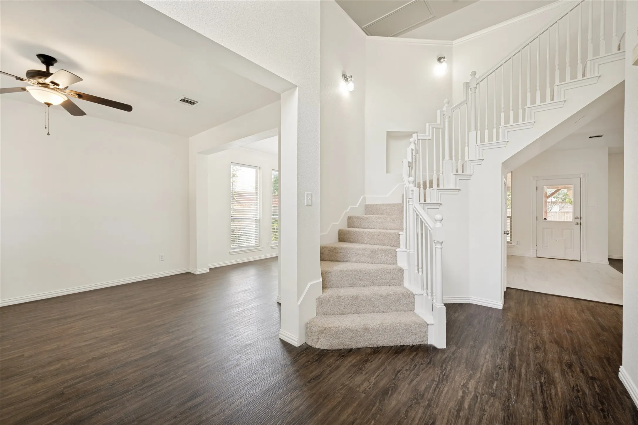 Single Family Residence For Sale in Tarrant County , 600 Sunfish Drive, Crowley, Texas 76036, 4 Bedroom, 3 Bathroom, 2 Garage spaces, 2,726 Sqft, built in 2004, mls#21351703, Real Estate Agent in Crowley, Homes For Sale in Tarrant county, Homes For Sale in Crowley, Realtor in Crowley Texas, Real Estate Brokerage Independent Realty Texas, Luminita Cordes Realtor