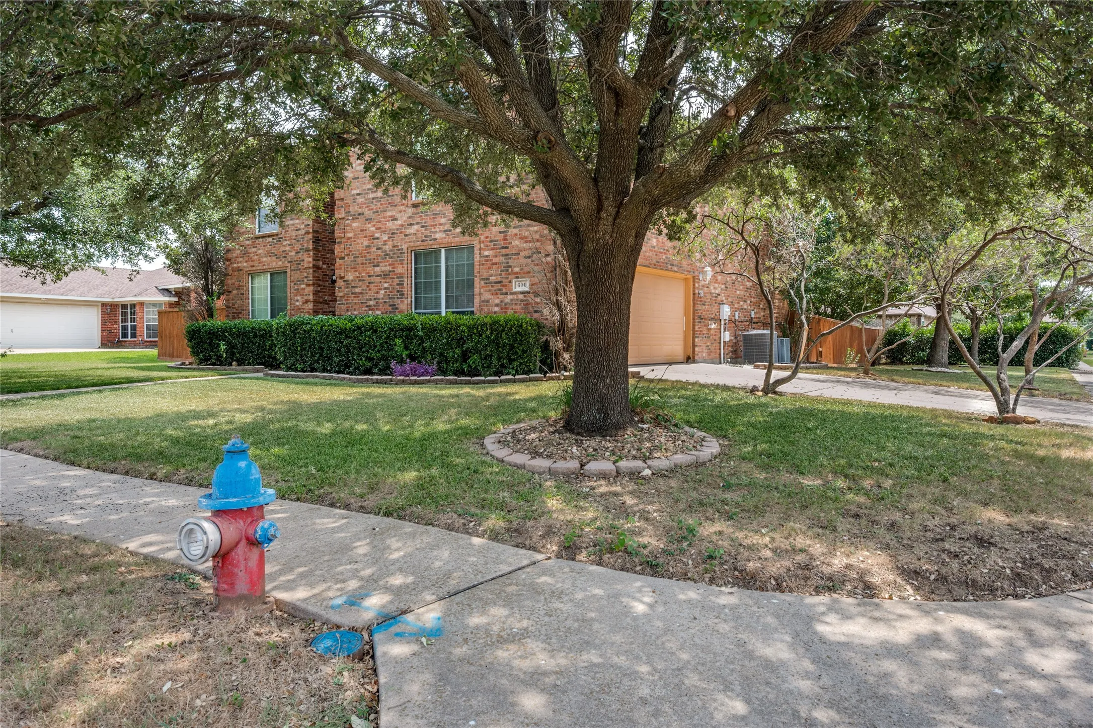 Single Family Residence For Sale in Tarrant County , 600 Sunfish Drive, Crowley, Texas 76036, 4 Bedroom, 3 Bathroom, 2 Garage spaces, 2,726 Sqft, built in 2004, mls#21351703, Real Estate Agent in Crowley, Homes For Sale in Tarrant county, Homes For Sale in Crowley, Realtor in Crowley Texas, Real Estate Brokerage Independent Realty Texas, Luminita Cordes Realtor