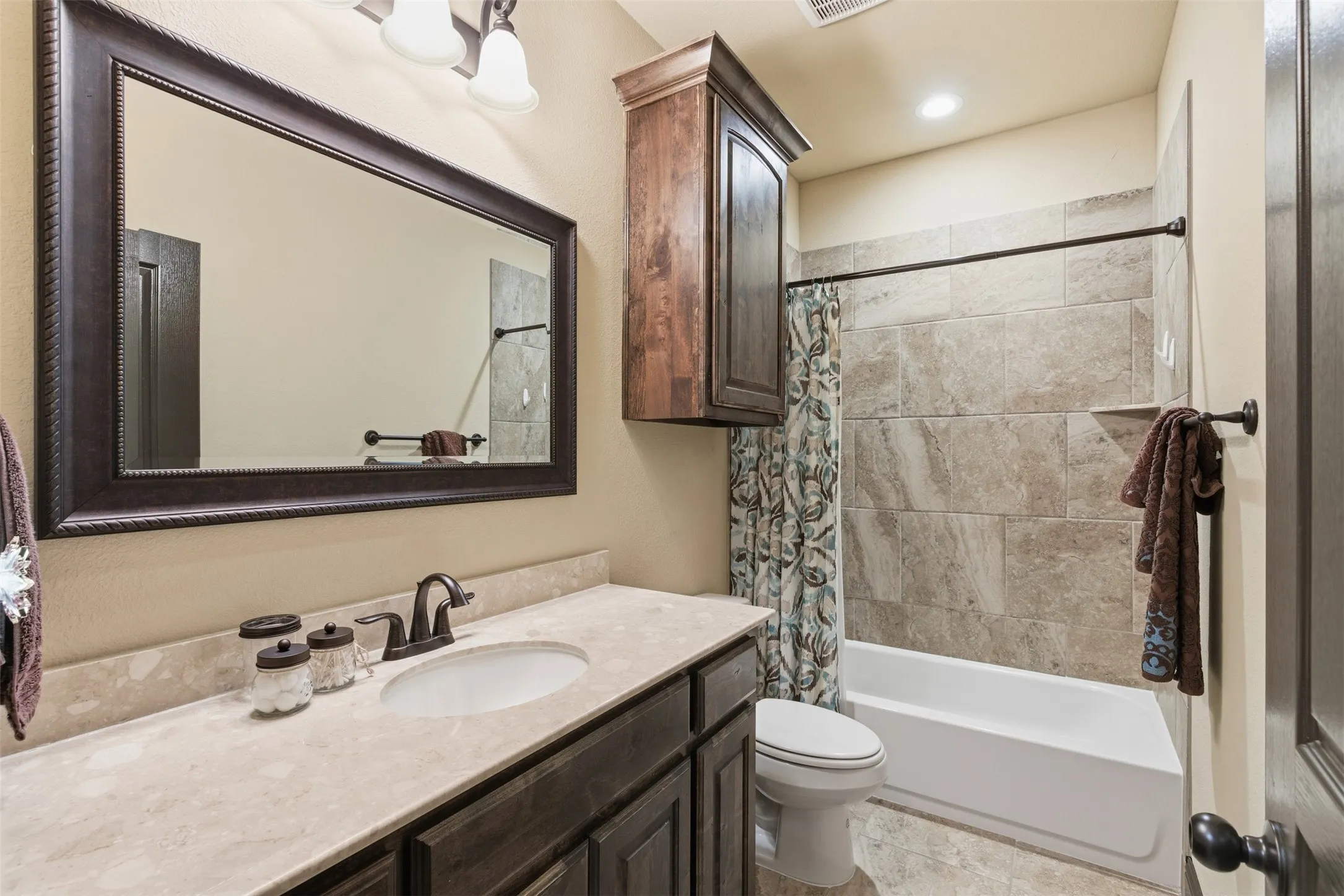 Single Family Residence For Sale in Denton County , 6298 Belz Road, Sanger, Texas 76266, 6 Bedrooms, 4 Bathrooms, 3 Garage spaces, 4,382 Sqft, built in 2019, Price $1,799,000, mls#21351715, Real Estate Agent in Sanger, Homes For Sale in Denton county, Homes For Sale in Sanger, Realtor in Sanger Texas, Real Estate Brokerage Independent Realty Texas, Luminita Cordes Realtor