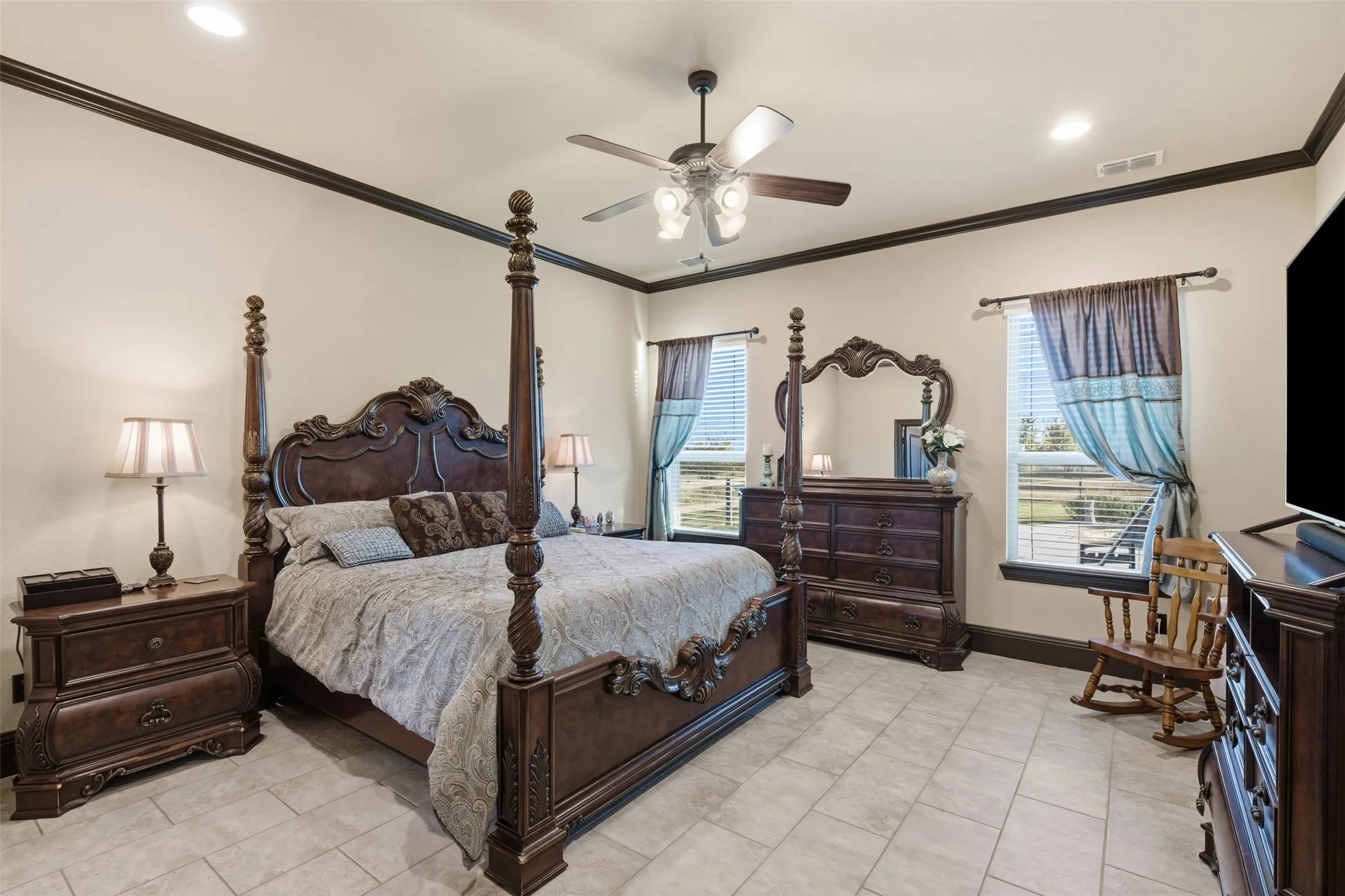 Single Family Residence For Sale in Denton County , 6298 Belz Road, Sanger, Texas 76266, 6 Bedrooms, 4 Bathrooms, 3 Garage spaces, 4,382 Sqft, built in 2019, Price $1,799,000, mls#21351715, Real Estate Agent in Sanger, Homes For Sale in Denton county, Homes For Sale in Sanger, Realtor in Sanger Texas, Real Estate Brokerage Independent Realty Texas, Luminita Cordes Realtor