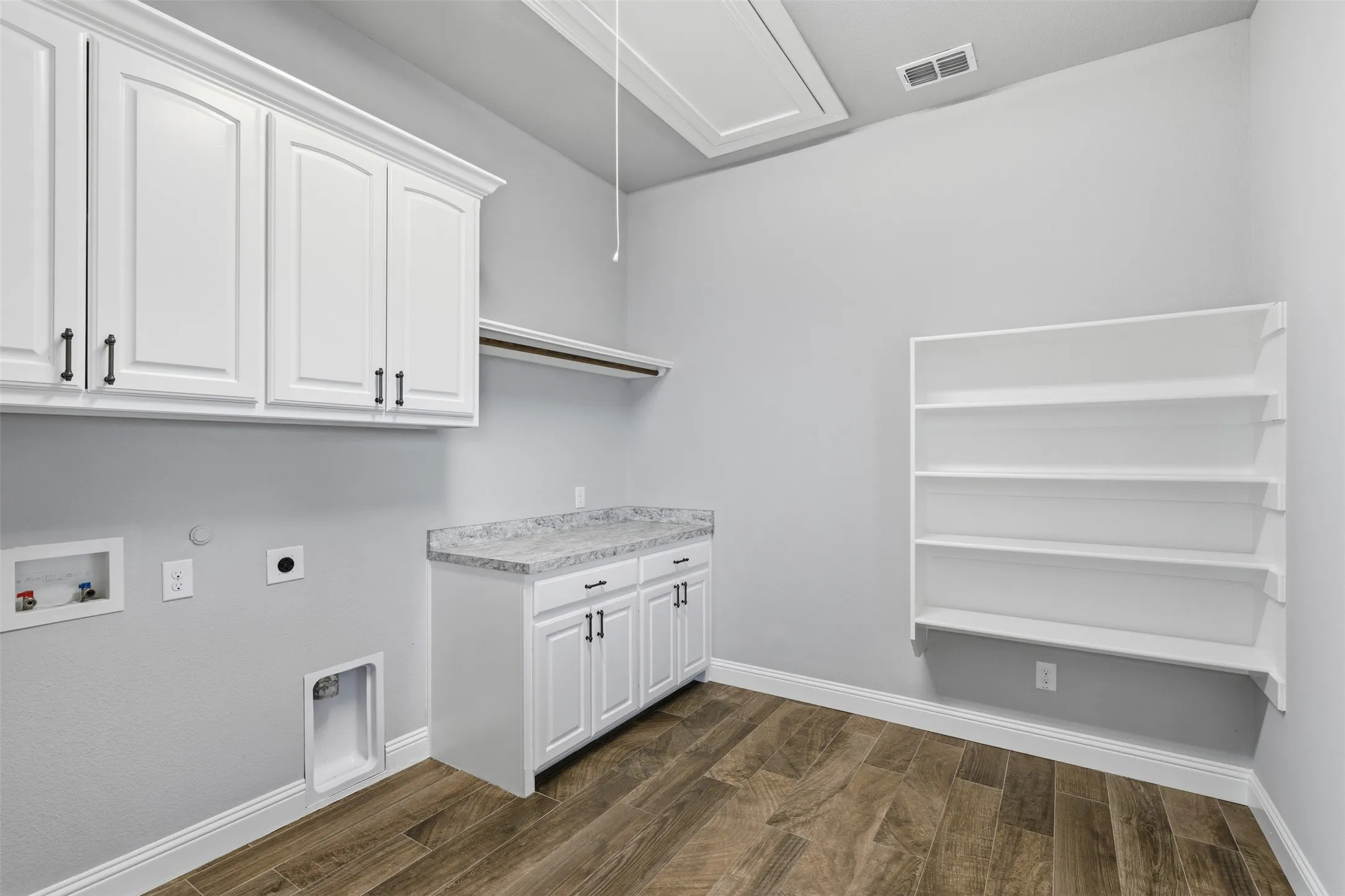 Single Family Residence For Sale in Denton County , 6298 Belz Road, Sanger, Texas 76266, 6 Bedrooms, 4 Bathrooms, 3 Garage spaces, 4,382 Sqft, built in 2019, Price $1,799,000, mls#21351715, Real Estate Agent in Sanger, Homes For Sale in Denton county, Homes For Sale in Sanger, Realtor in Sanger Texas, Real Estate Brokerage Independent Realty Texas, Luminita Cordes Realtor