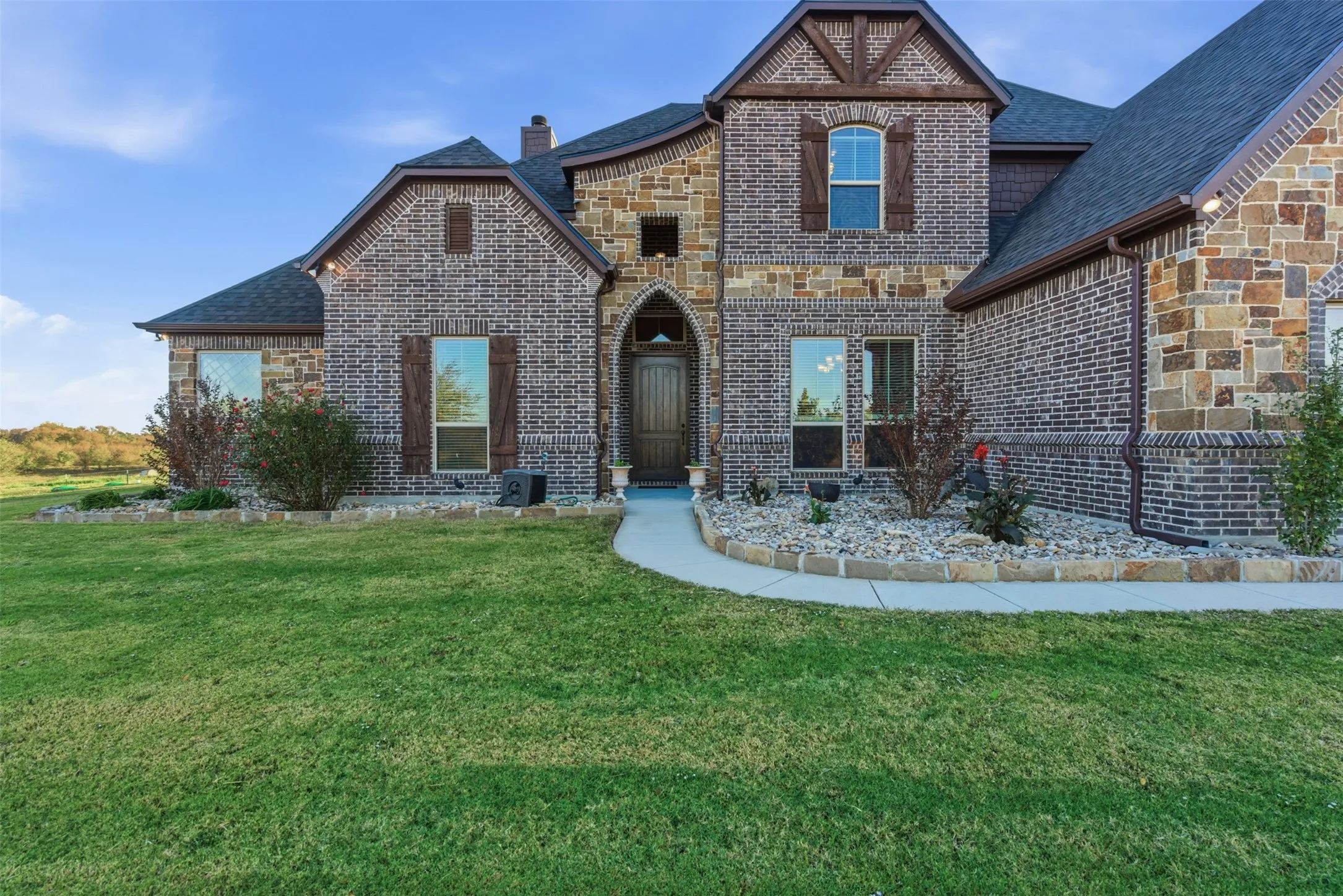 Single Family Residence For Sale in Denton County , 6298 Belz Road, Sanger, Texas 76266, 6 Bedrooms, 4 Bathrooms, 3 Garage spaces, 4,382 Sqft, built in 2019, Price $1,799,000, mls#21351715, Real Estate Agent in Sanger, Homes For Sale in Denton county, Homes For Sale in Sanger, Realtor in Sanger Texas, Real Estate Brokerage Independent Realty Texas, Luminita Cordes Realtor