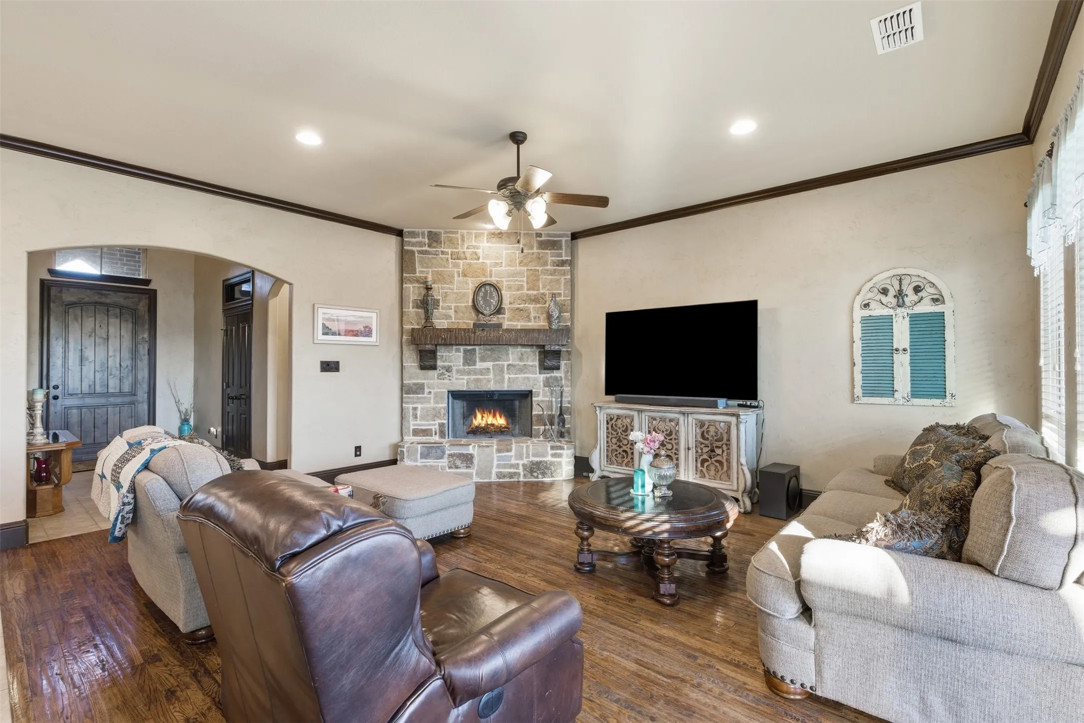 Single Family Residence For Sale in Denton County , 6298 Belz Road, Sanger, Texas 76266, 6 Bedrooms, 4 Bathrooms, 3 Garage spaces, 4,382 Sqft, built in 2019, Price $1,799,000, mls#21351715, Real Estate Agent in Sanger, Homes For Sale in Denton county, Homes For Sale in Sanger, Realtor in Sanger Texas, Real Estate Brokerage Independent Realty Texas, Luminita Cordes Realtor