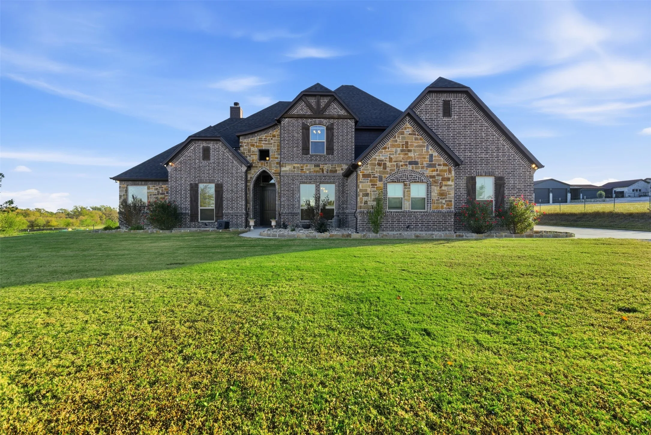 Single Family Residence For Sale in Denton County , 6298 Belz Road, Sanger, Texas 76266, 6 Bedrooms, 4 Bathrooms, 3 Garage spaces, 4,382 Sqft, built in 2019, Price $1,799,000, mls#21351715, Real Estate Agent in Sanger, Homes For Sale in Denton county, Homes For Sale in Sanger, Realtor in Sanger Texas, Real Estate Brokerage Independent Realty Texas, Luminita Cordes Realtor