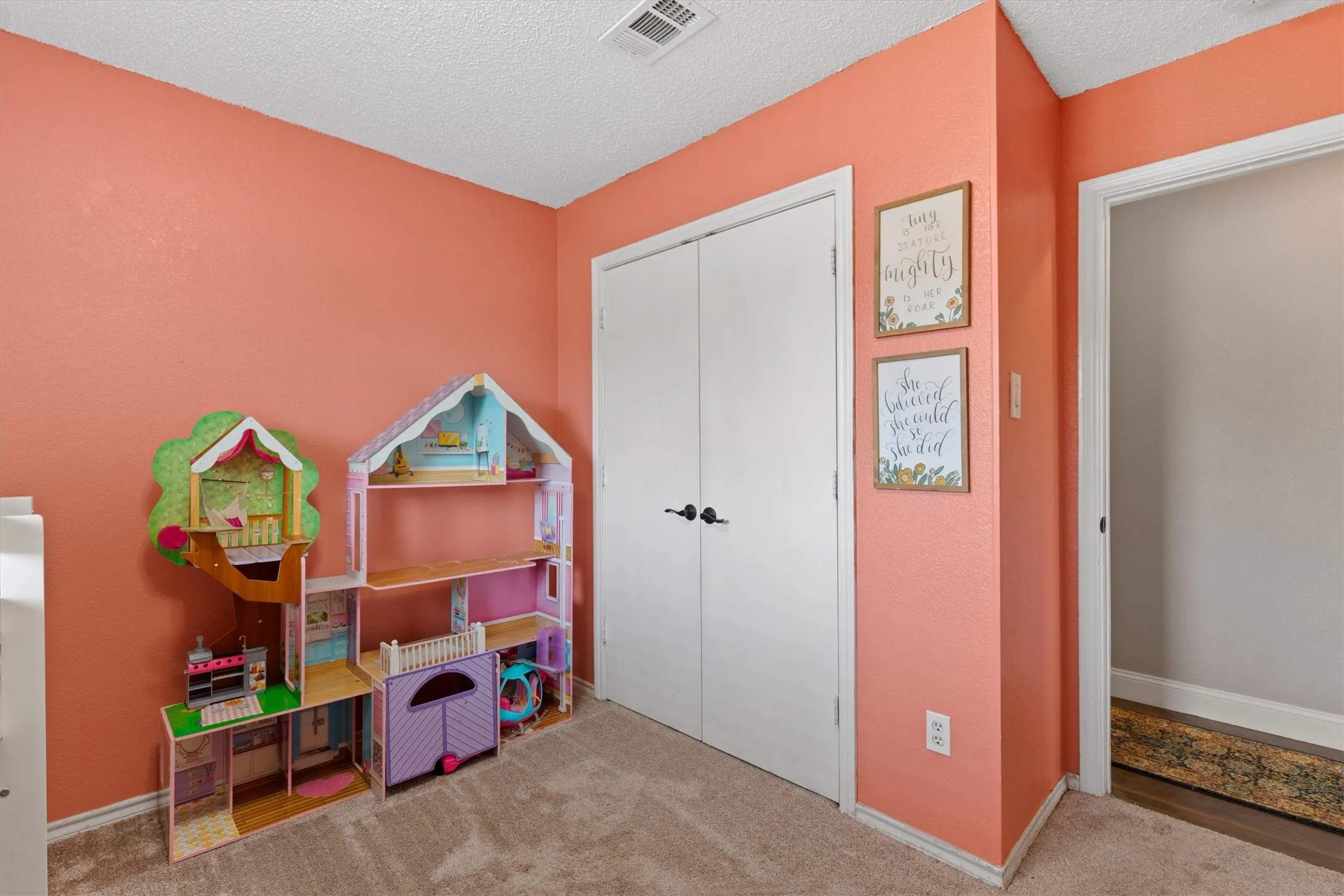 Single Family Residence For Sale in Rockwall County , 112 Carrington Drive, Fate, Texas 75032, 4 Bedroom, 2 Bathroom, 2 Garage spaces, 1,872 Sqft, built in 2001, mls#21351668, Real Estate Agent in Fate, Homes For Sale in Rockwall county, Homes For Sale in Fate, Realtor in Fate Texas, Real Estate Brokerage Independent Realty Texas, Luminita Cordes Realtor