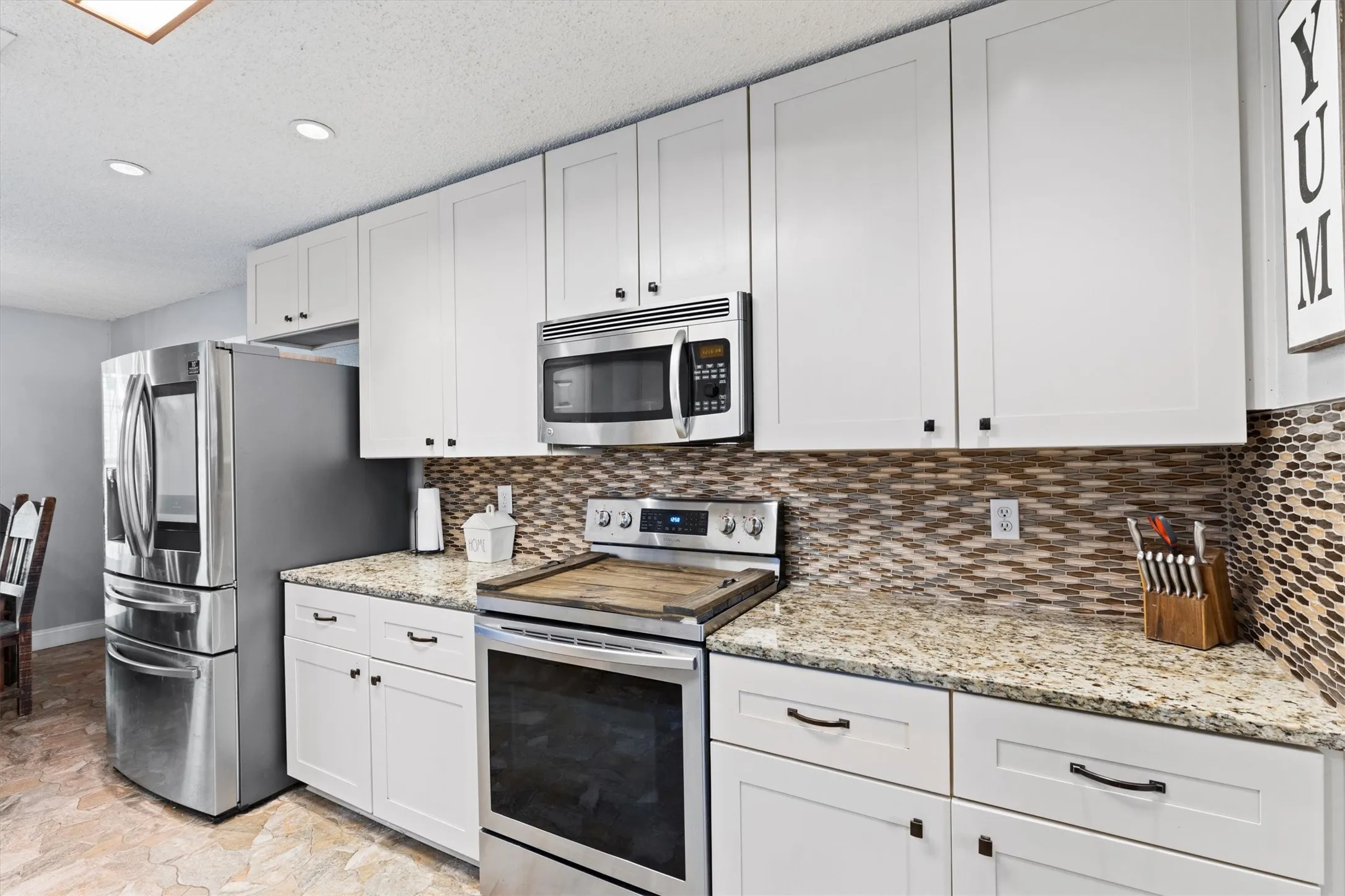 Single Family Residence For Sale in Rockwall County , 112 Carrington Drive, Fate, Texas 75032, 4 Bedroom, 2 Bathroom, 2 Garage spaces, 1,872 Sqft, built in 2001, mls#21351668, Real Estate Agent in Fate, Homes For Sale in Rockwall county, Homes For Sale in Fate, Realtor in Fate Texas, Real Estate Brokerage Independent Realty Texas, Luminita Cordes Realtor