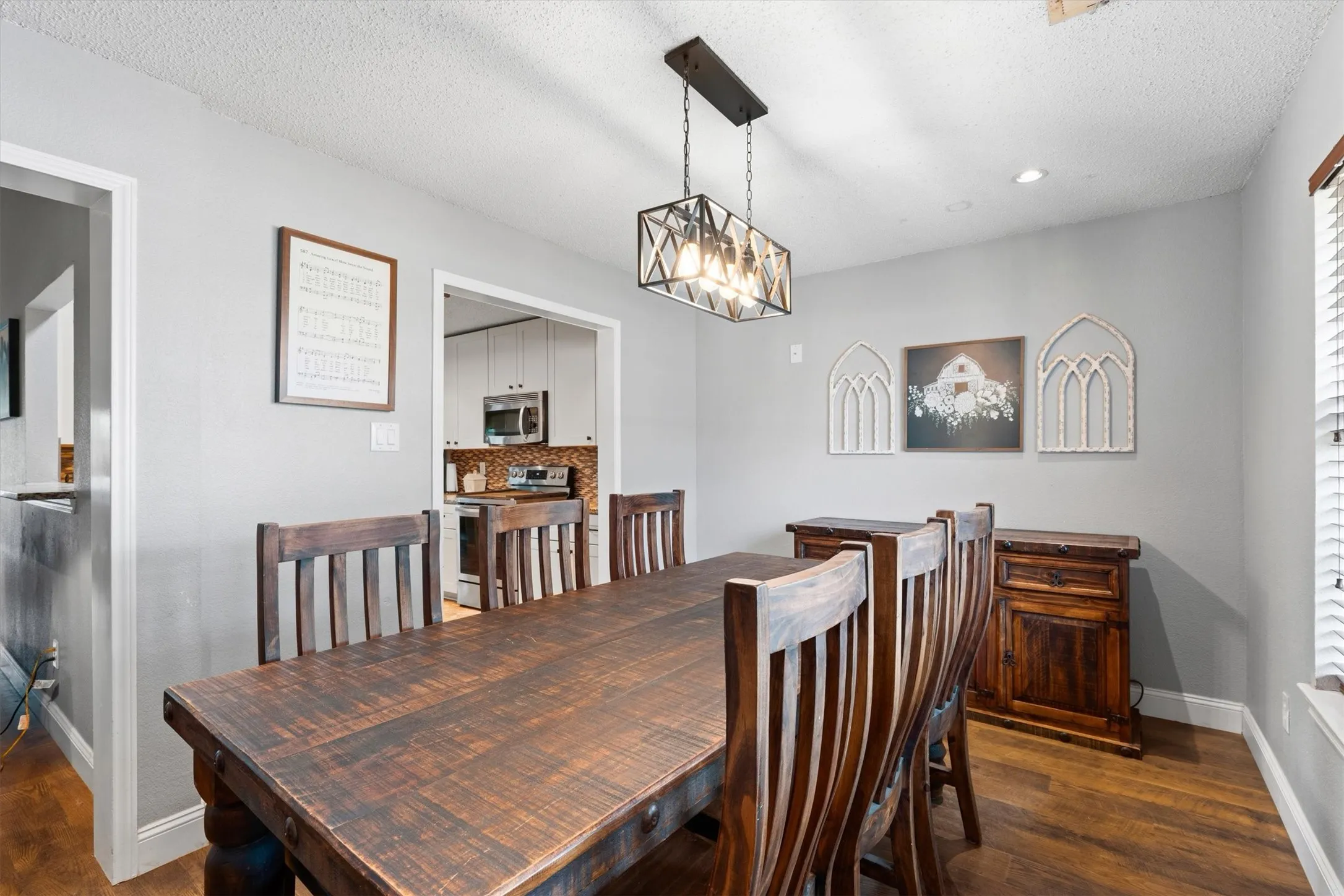 Single Family Residence For Sale in Rockwall County , 112 Carrington Drive, Fate, Texas 75032, 4 Bedroom, 2 Bathroom, 2 Garage spaces, 1,872 Sqft, built in 2001, mls#21351668, Real Estate Agent in Fate, Homes For Sale in Rockwall county, Homes For Sale in Fate, Realtor in Fate Texas, Real Estate Brokerage Independent Realty Texas, Luminita Cordes Realtor