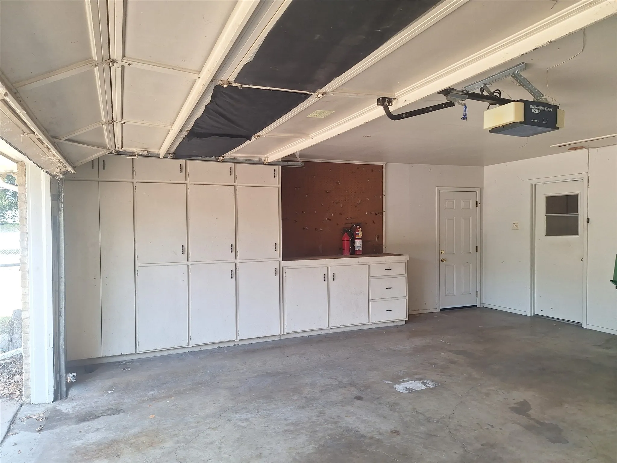 Single Family Residence For Rent in Dallas County , 906 Sharpshire Street, Grand Prairie, Texas 75050, 3 Bedroom, 1 Bathroom, 2 Garage spaces, 2,526 Sqft, built in 1964, mls#21349636, Real Estate Agent in Grand Prairie, Homes For Rent in Dallas county, Homes For Rent in Grand Prairie, Realtor in Grand Prairie Texas, Real Estate Brokerage Independent Realty Texas, Luminita Cordes Realtor