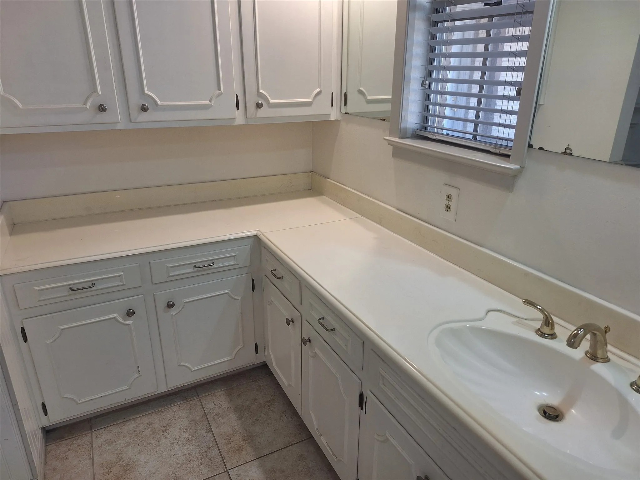 Single Family Residence For Rent in Dallas County , 906 Sharpshire Street, Grand Prairie, Texas 75050, 3 Bedroom, 1 Bathroom, 2 Garage spaces, 2,526 Sqft, built in 1964, mls#21349636, Real Estate Agent in Grand Prairie, Homes For Rent in Dallas county, Homes For Rent in Grand Prairie, Realtor in Grand Prairie Texas, Real Estate Brokerage Independent Realty Texas, Luminita Cordes Realtor