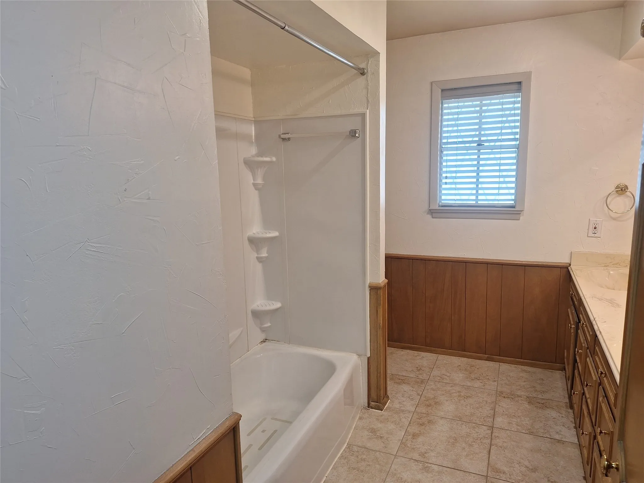 Single Family Residence For Rent in Dallas County , 906 Sharpshire Street, Grand Prairie, Texas 75050, 3 Bedroom, 1 Bathroom, 2 Garage spaces, 2,526 Sqft, built in 1964, mls#21349636, Real Estate Agent in Grand Prairie, Homes For Rent in Dallas county, Homes For Rent in Grand Prairie, Realtor in Grand Prairie Texas, Real Estate Brokerage Independent Realty Texas, Luminita Cordes Realtor