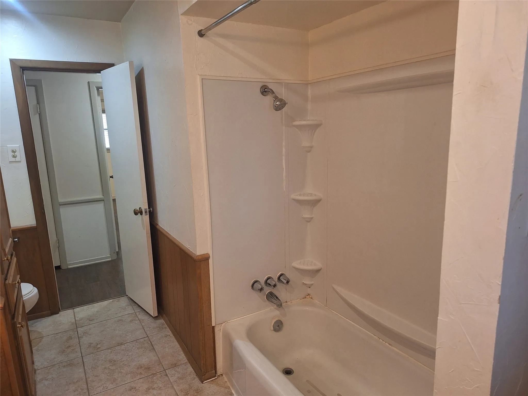 Single Family Residence For Rent in Dallas County , 906 Sharpshire Street, Grand Prairie, Texas 75050, 3 Bedroom, 1 Bathroom, 2 Garage spaces, 2,526 Sqft, built in 1964, mls#21349636, Real Estate Agent in Grand Prairie, Homes For Rent in Dallas county, Homes For Rent in Grand Prairie, Realtor in Grand Prairie Texas, Real Estate Brokerage Independent Realty Texas, Luminita Cordes Realtor