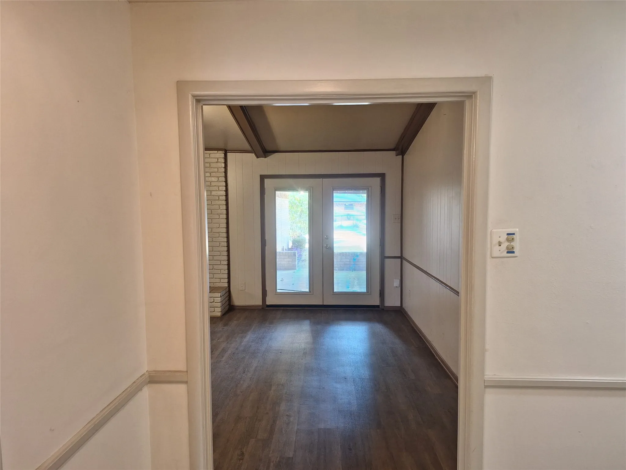 Single Family Residence For Rent in Dallas County , 906 Sharpshire Street, Grand Prairie, Texas 75050, 3 Bedroom, 1 Bathroom, 2 Garage spaces, 2,526 Sqft, built in 1964, mls#21349636, Real Estate Agent in Grand Prairie, Homes For Rent in Dallas county, Homes For Rent in Grand Prairie, Realtor in Grand Prairie Texas, Real Estate Brokerage Independent Realty Texas, Luminita Cordes Realtor