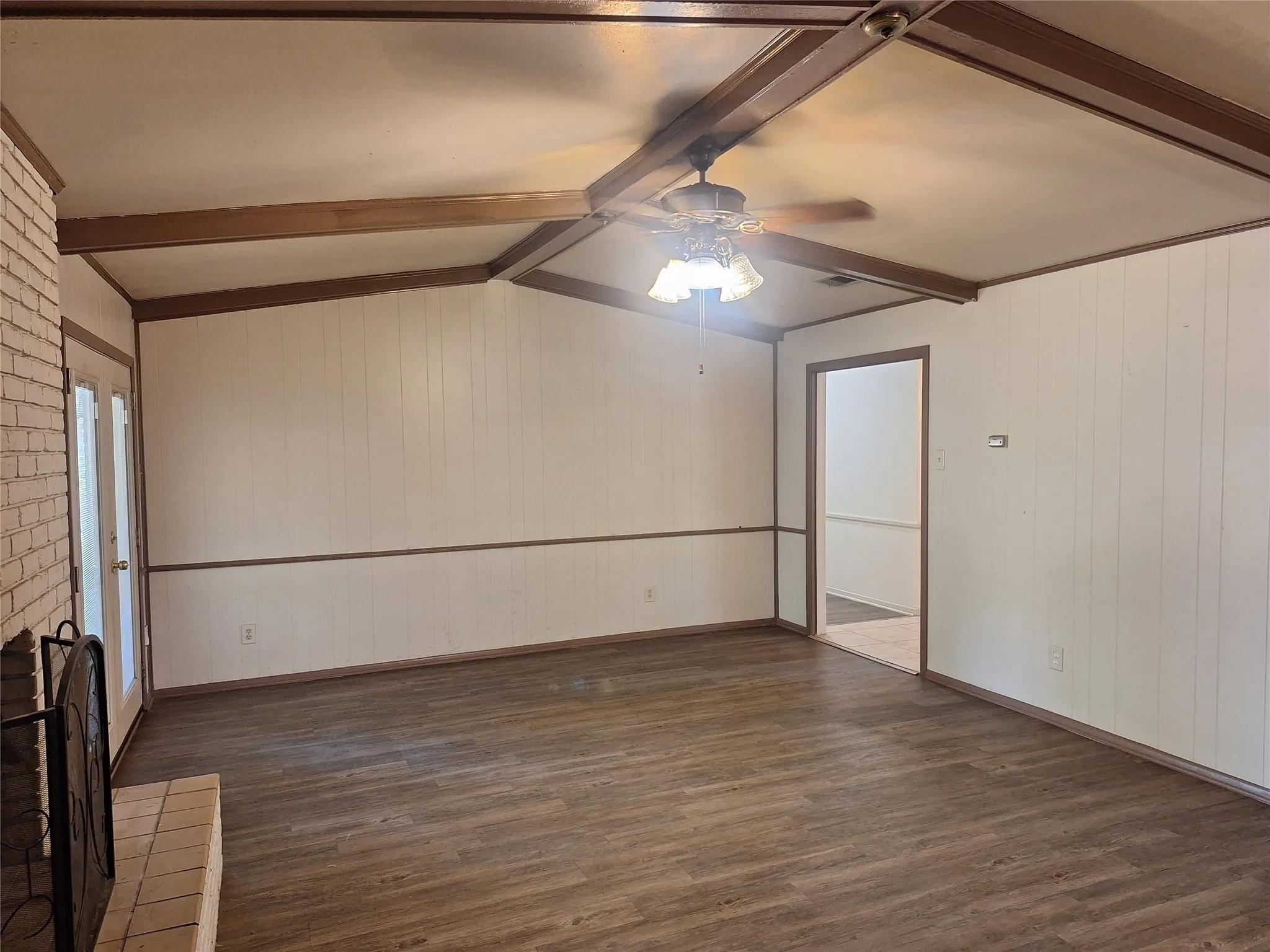 Single Family Residence For Rent in Dallas County , 906 Sharpshire Street, Grand Prairie, Texas 75050, 3 Bedroom, 1 Bathroom, 2 Garage spaces, 2,526 Sqft, built in 1964, mls#21349636, Real Estate Agent in Grand Prairie, Homes For Rent in Dallas county, Homes For Rent in Grand Prairie, Realtor in Grand Prairie Texas, Real Estate Brokerage Independent Realty Texas, Luminita Cordes Realtor