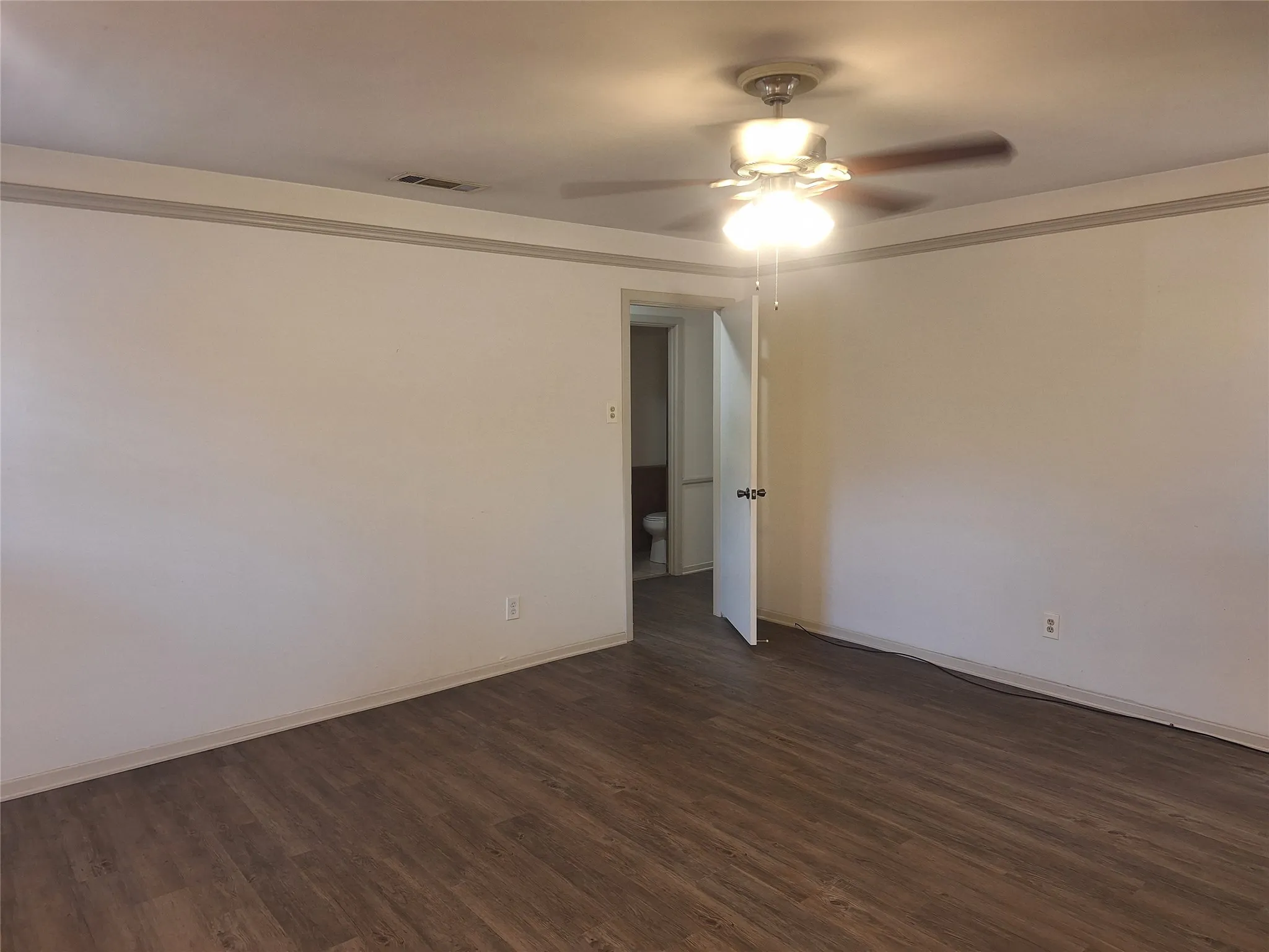 Single Family Residence For Rent in Dallas County , 906 Sharpshire Street, Grand Prairie, Texas 75050, 3 Bedroom, 1 Bathroom, 2 Garage spaces, 2,526 Sqft, built in 1964, mls#21349636, Real Estate Agent in Grand Prairie, Homes For Rent in Dallas county, Homes For Rent in Grand Prairie, Realtor in Grand Prairie Texas, Real Estate Brokerage Independent Realty Texas, Luminita Cordes Realtor