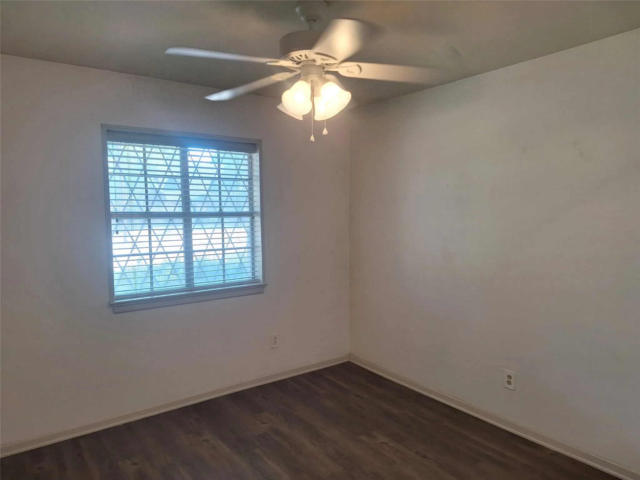 Single Family Residence For Rent in Dallas County , 906 Sharpshire Street, Grand Prairie, Texas 75050, 3 Bedroom, 1 Bathroom, 2 Garage spaces, 2,526 Sqft, built in 1964, mls#21349636, Real Estate Agent in Grand Prairie, Homes For Rent in Dallas county, Homes For Rent in Grand Prairie, Realtor in Grand Prairie Texas, Real Estate Brokerage Independent Realty Texas, Luminita Cordes Realtor