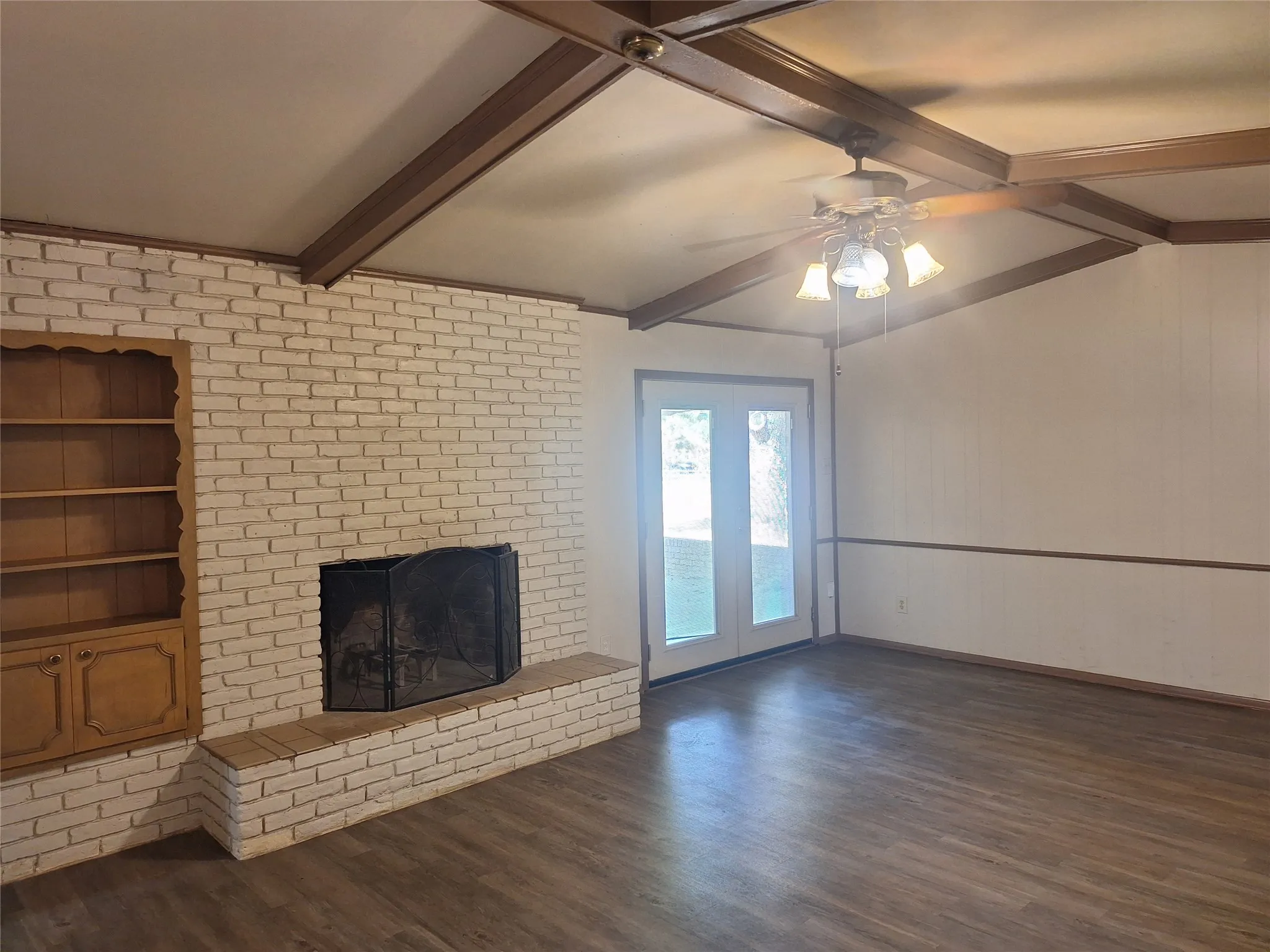 Single Family Residence For Rent in Dallas County , 906 Sharpshire Street, Grand Prairie, Texas 75050, 3 Bedroom, 1 Bathroom, 2 Garage spaces, 2,526 Sqft, built in 1964, mls#21349636, Real Estate Agent in Grand Prairie, Homes For Rent in Dallas county, Homes For Rent in Grand Prairie, Realtor in Grand Prairie Texas, Real Estate Brokerage Independent Realty Texas, Luminita Cordes Realtor
