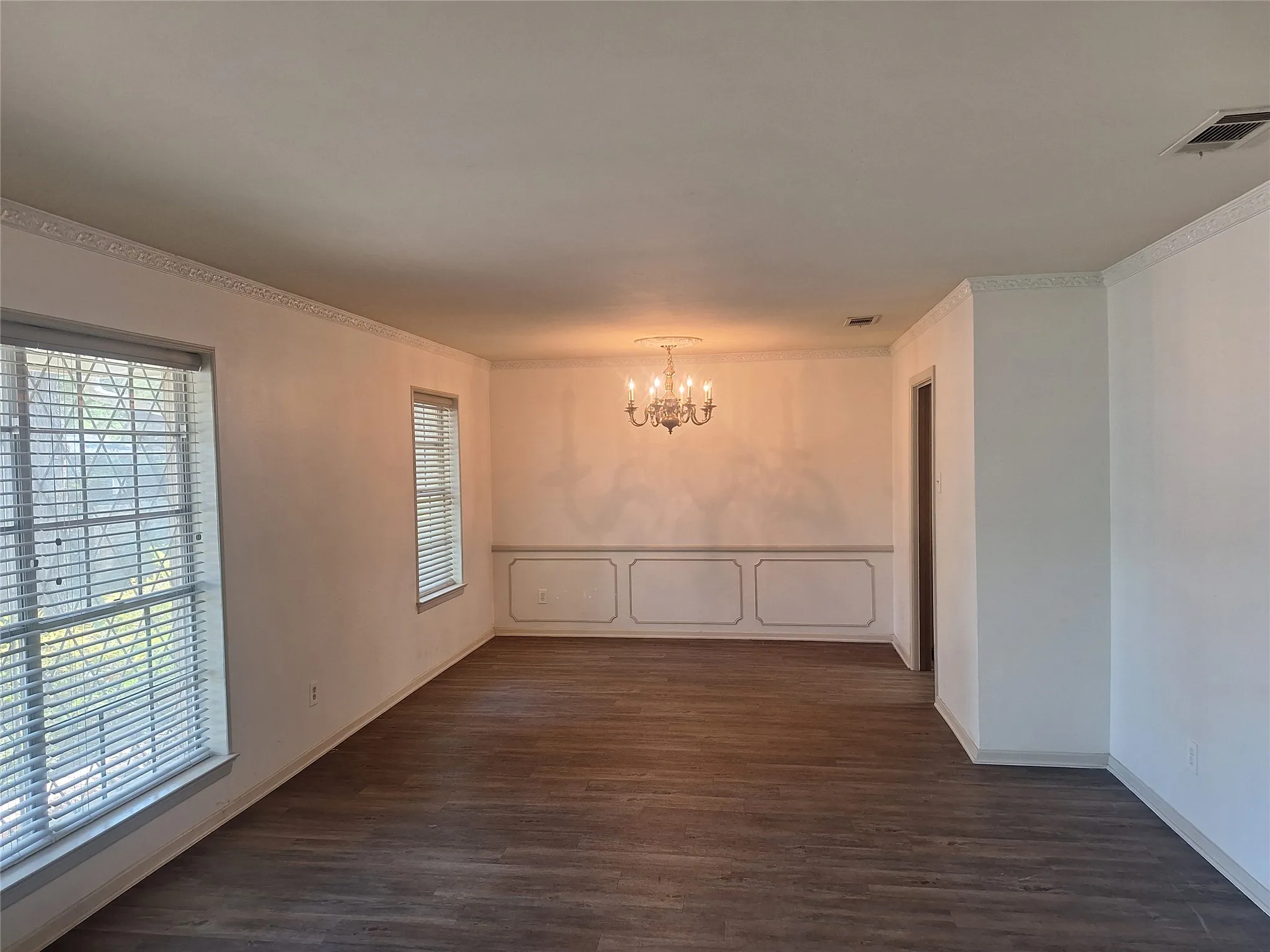 Single Family Residence For Rent in Dallas County , 906 Sharpshire Street, Grand Prairie, Texas 75050, 3 Bedroom, 1 Bathroom, 2 Garage spaces, 2,526 Sqft, built in 1964, mls#21349636, Real Estate Agent in Grand Prairie, Homes For Rent in Dallas county, Homes For Rent in Grand Prairie, Realtor in Grand Prairie Texas, Real Estate Brokerage Independent Realty Texas, Luminita Cordes Realtor