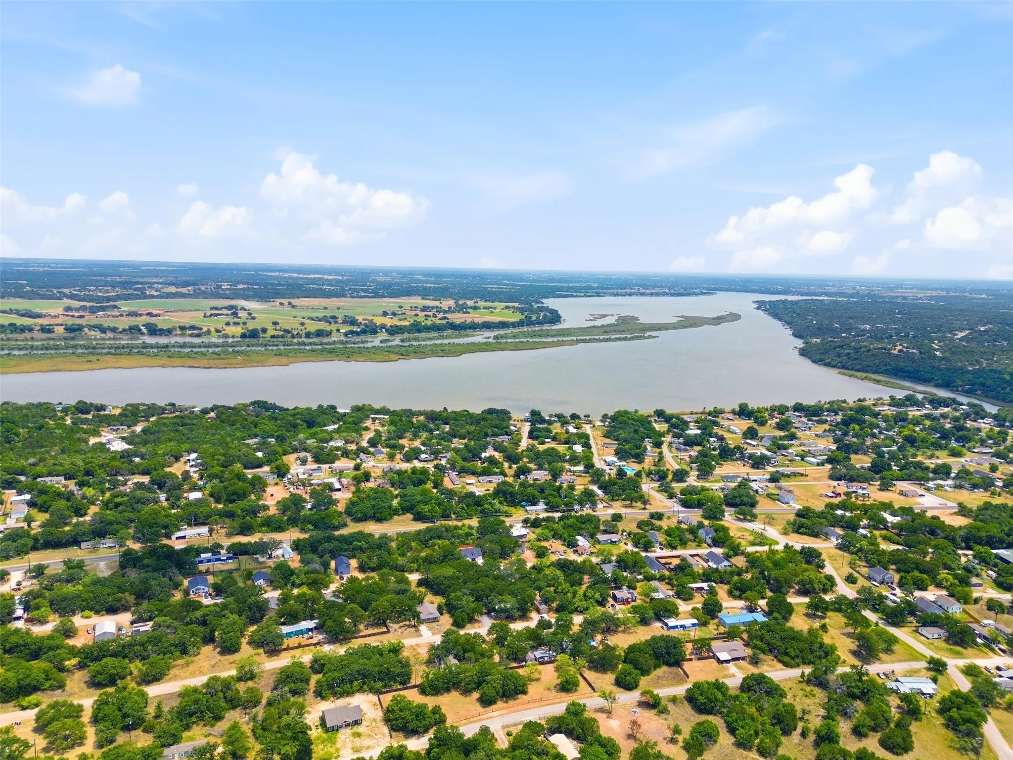 Manufactured Home For Sale in Hood County , 5727 Arkansas Trail, Granbury, Texas 76048, 1 Bedroom, 1 Bathroom, Garage spaces, 624 Sqft, built in 2022, mls#21342026, Real Estate Agent in Granbury, Homes For Sale in Hood county, Homes For Sale in Granbury, Realtor in Granbury Texas, Real Estate Brokerage Independent Realty Texas, Luminita Cordes Realtor
