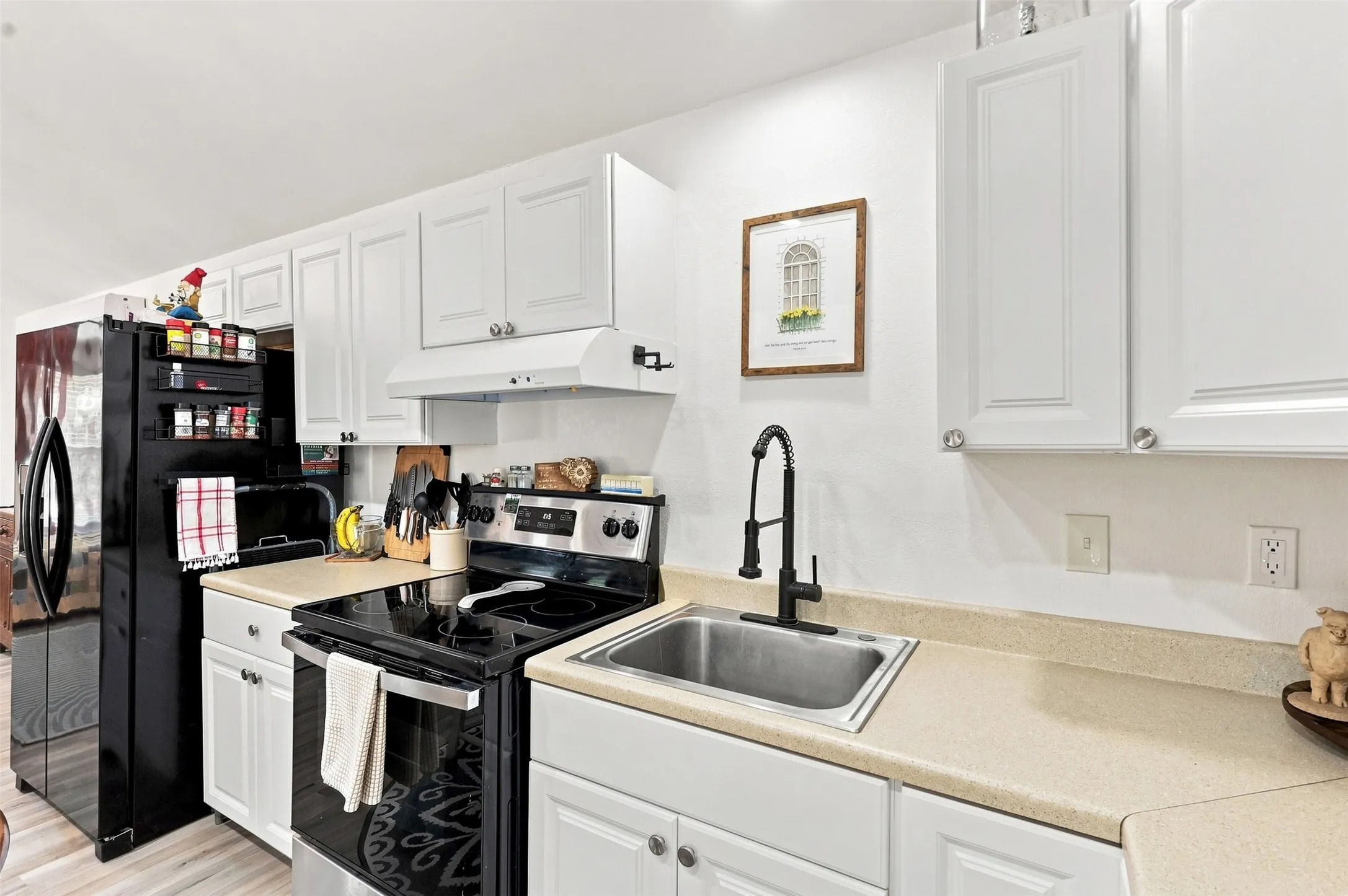 Manufactured Home For Sale in Hood County , 5727 Arkansas Trail, Granbury, Texas 76048, 1 Bedroom, 1 Bathroom, Garage spaces, 624 Sqft, built in 2022, mls#21342026, Real Estate Agent in Granbury, Homes For Sale in Hood county, Homes For Sale in Granbury, Realtor in Granbury Texas, Real Estate Brokerage Independent Realty Texas, Luminita Cordes Realtor