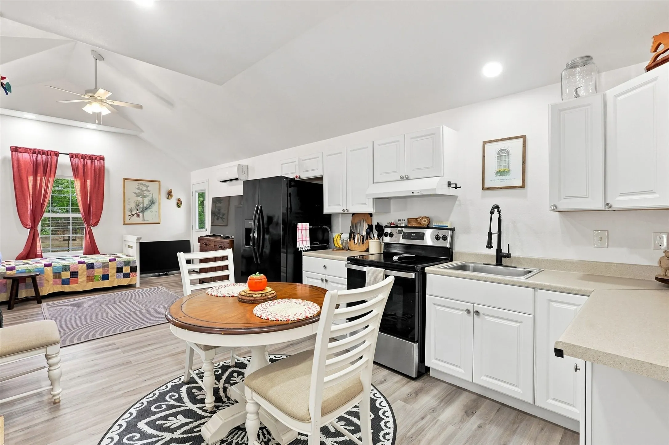 Manufactured Home For Sale in Hood County , 5727 Arkansas Trail, Granbury, Texas 76048, 1 Bedroom, 1 Bathroom, Garage spaces, 624 Sqft, built in 2022, mls#21342026, Real Estate Agent in Granbury, Homes For Sale in Hood county, Homes For Sale in Granbury, Realtor in Granbury Texas, Real Estate Brokerage Independent Realty Texas, Luminita Cordes Realtor