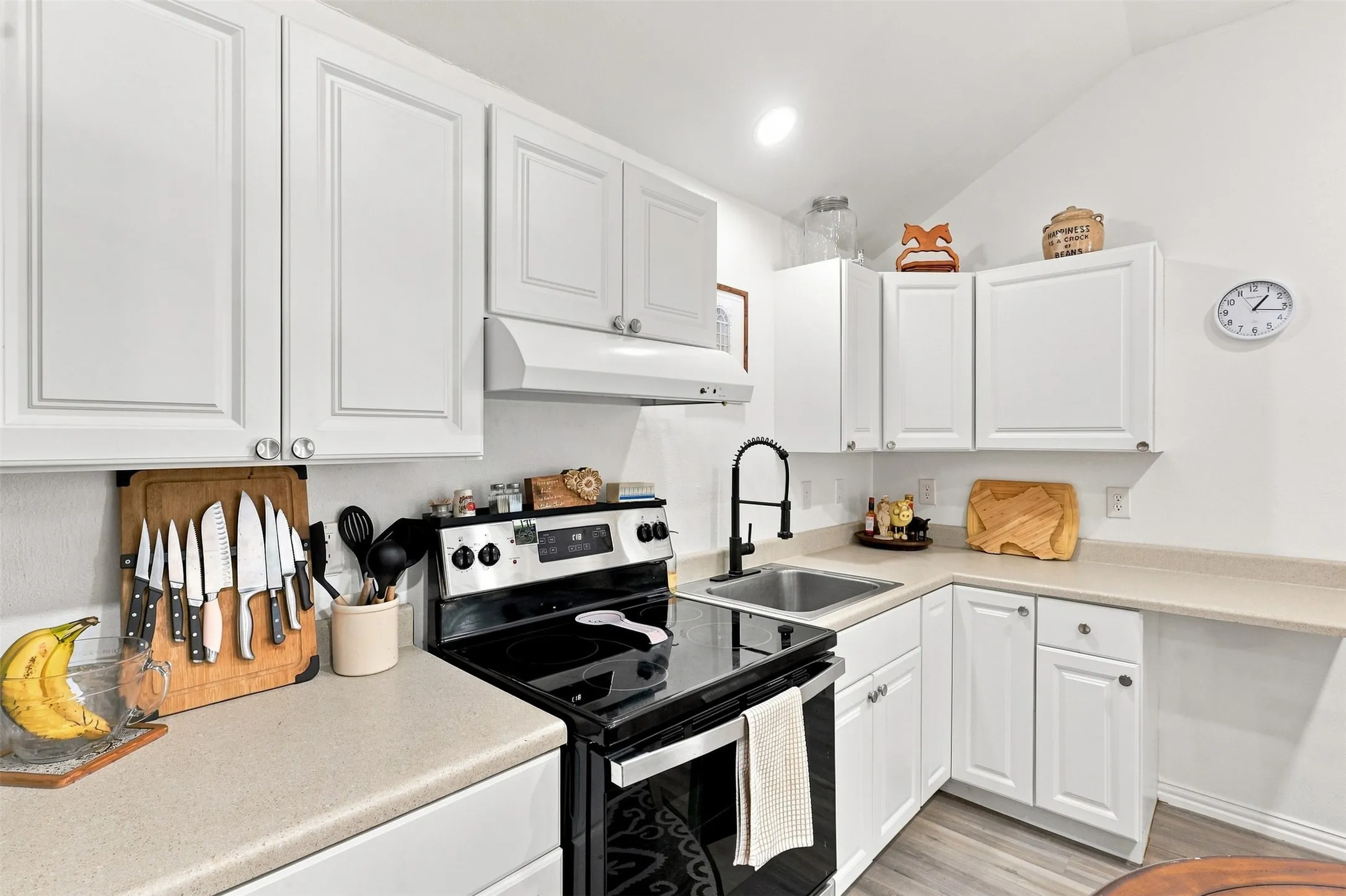 Manufactured Home For Sale in Hood County , 5727 Arkansas Trail, Granbury, Texas 76048, 1 Bedroom, 1 Bathroom, Garage spaces, 624 Sqft, built in 2022, mls#21342026, Real Estate Agent in Granbury, Homes For Sale in Hood county, Homes For Sale in Granbury, Realtor in Granbury Texas, Real Estate Brokerage Independent Realty Texas, Luminita Cordes Realtor
