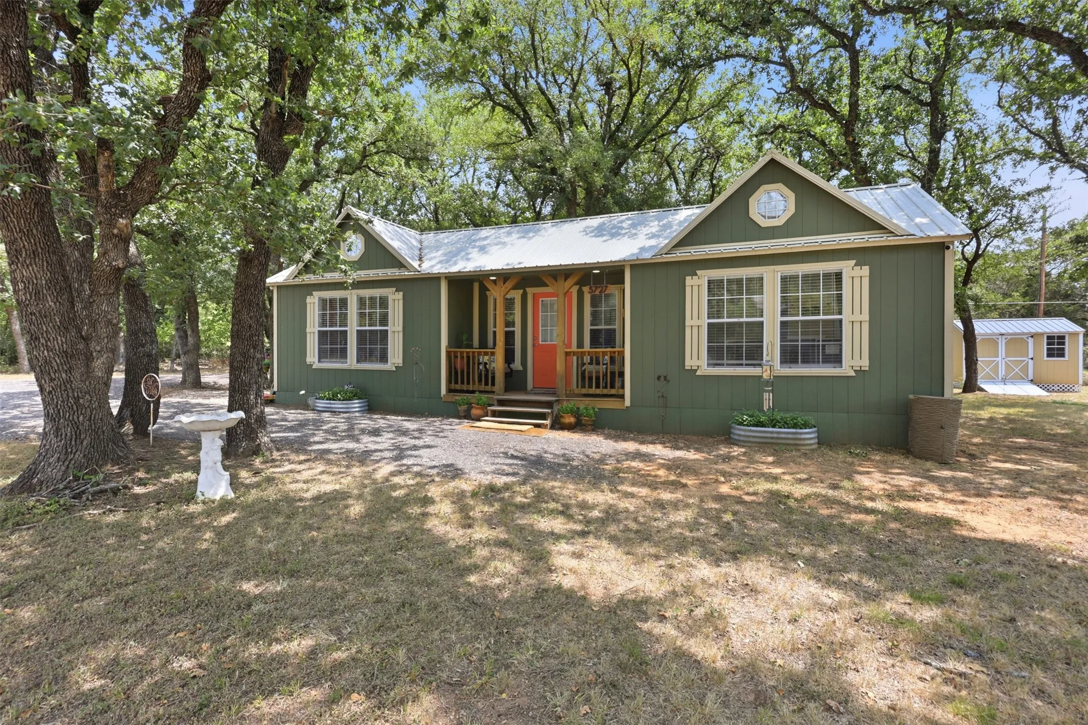 Manufactured Home For Sale in Hood County , 5727 Arkansas Trail, Granbury, Texas 76048, 1 Bedroom, 1 Bathroom, Garage spaces, 624 Sqft, built in 2022, mls#21342026, Real Estate Agent in Granbury, Homes For Sale in Hood county, Homes For Sale in Granbury, Realtor in Granbury Texas, Real Estate Brokerage Independent Realty Texas, Luminita Cordes Realtor