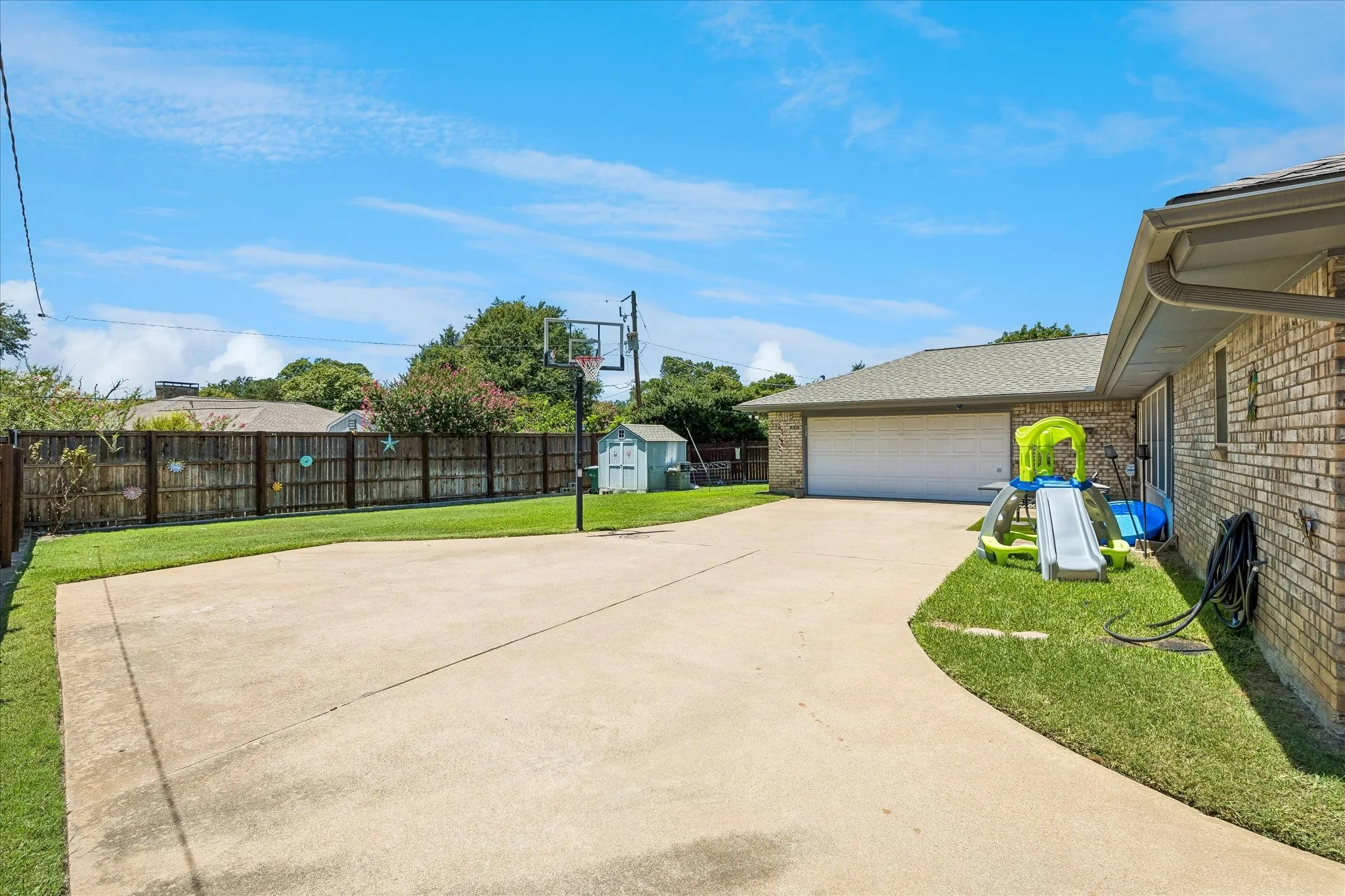 Single Family Residence For Sale in Tarrant County , 4361 Rota Circle, Fort Worth, Texas 76133, 4 Bedroom, 3 Bathroom, 2 Garage spaces, 2,404 Sqft, built in 1974, mls#21344513, Real Estate Agent in Fort Worth, Homes For Sale in Tarrant county, Homes For Sale in Fort Worth, Realtor in Fort Worth Texas, Real Estate Brokerage Independent Realty Texas, Luminita Cordes Realtor