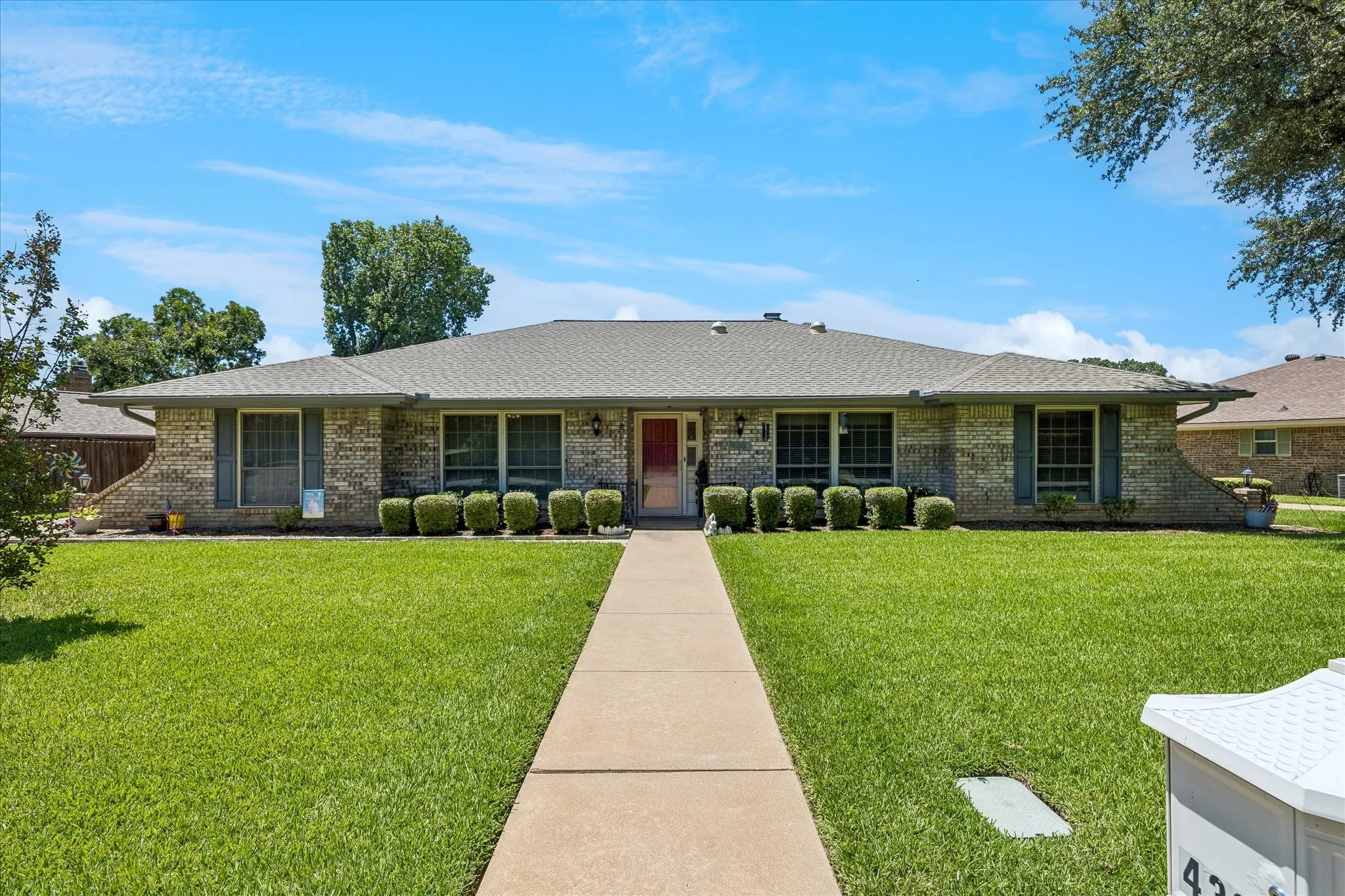 Single Family Residence For Sale in Tarrant County , 4361 Rota Circle, Fort Worth, Texas 76133, 4 Bedroom, 3 Bathroom, 2 Garage spaces, 2,404 Sqft, built in 1974, mls#21344513, Real Estate Agent in Fort Worth, Homes For Sale in Tarrant county, Homes For Sale in Fort Worth, Realtor in Fort Worth Texas, Real Estate Brokerage Independent Realty Texas, Luminita Cordes Realtor