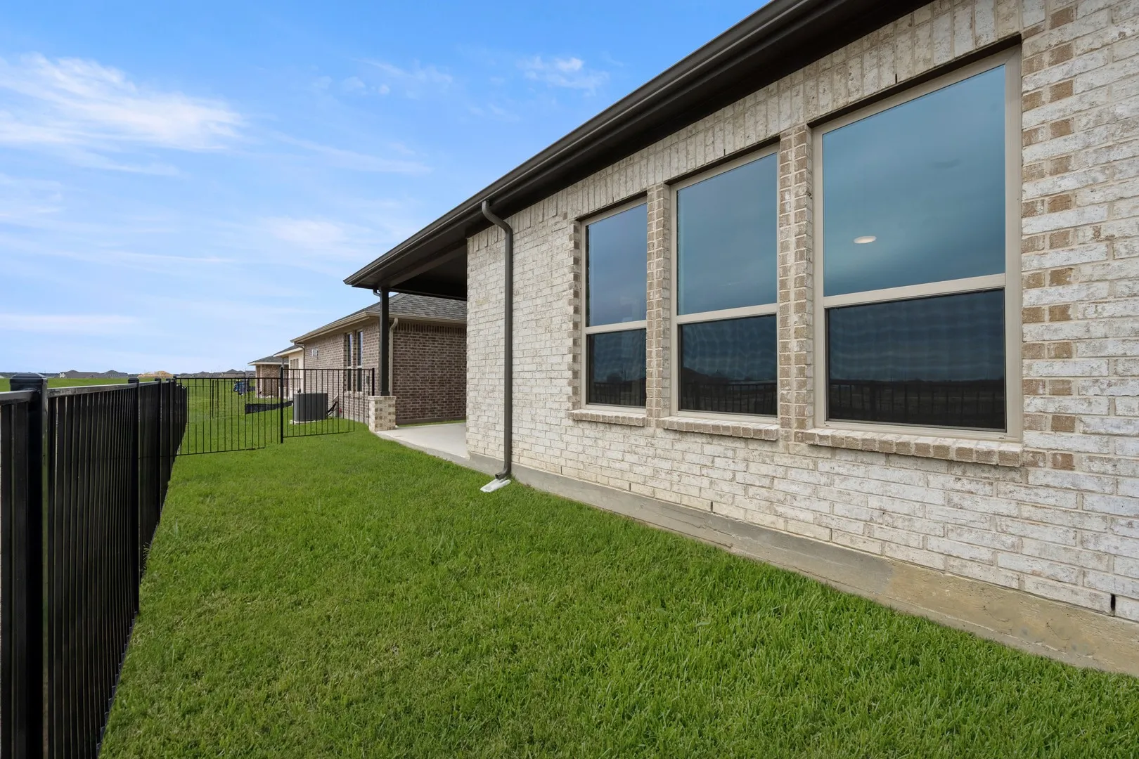 Single Family Residence For Sale in Denton County , 217 Ravenna Boulevard, Justin, Texas 76247, 2 Bedroom, 2 Bathroom, 3 Garage spaces, 2,232 Sqft, built in 2026, mls#21351717, Real Estate Agent in Justin, Homes For Sale in Denton county, Homes For Sale in Justin, Realtor in Justin Texas, Real Estate Brokerage Independent Realty Texas, Luminita Cordes Realtor