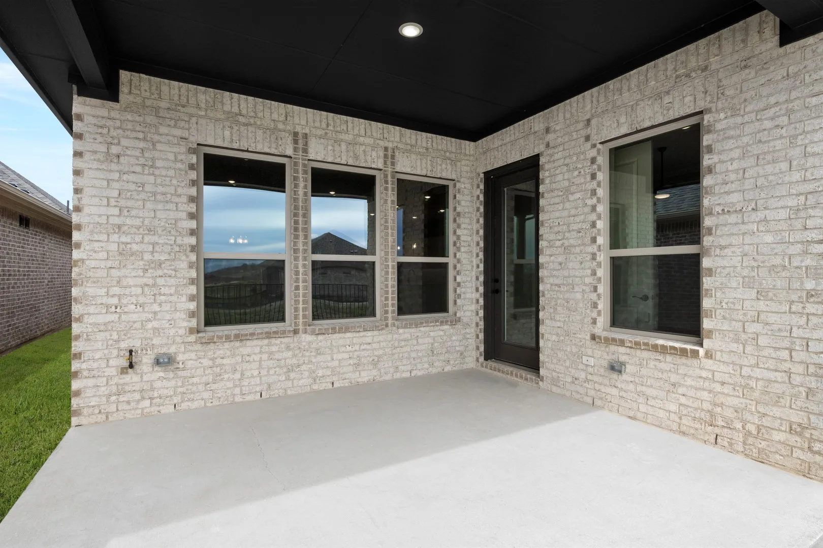 Single Family Residence For Sale in Denton County , 217 Ravenna Boulevard, Justin, Texas 76247, 2 Bedroom, 2 Bathroom, 3 Garage spaces, 2,232 Sqft, built in 2026, mls#21351717, Real Estate Agent in Justin, Homes For Sale in Denton county, Homes For Sale in Justin, Realtor in Justin Texas, Real Estate Brokerage Independent Realty Texas, Luminita Cordes Realtor