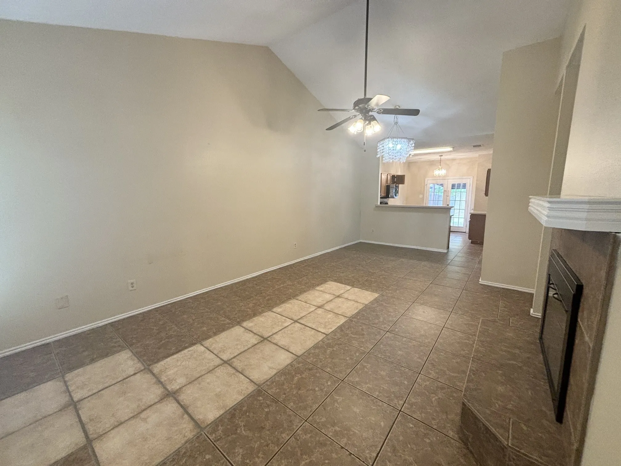 Single Family Residence For Rent in Tarrant County , 2915 Roxboro Road, Euless, Texas 76039, 3 Bedroom, 2 Bathroom, Garage spaces, 1,258 Sqft, built in 1985, mls#21349622, Real Estate Agent in Euless, Homes For Rent in Tarrant county, Homes For Rent in Euless, Realtor in Euless Texas, Real Estate Brokerage Independent Realty Texas, Luminita Cordes Realtor