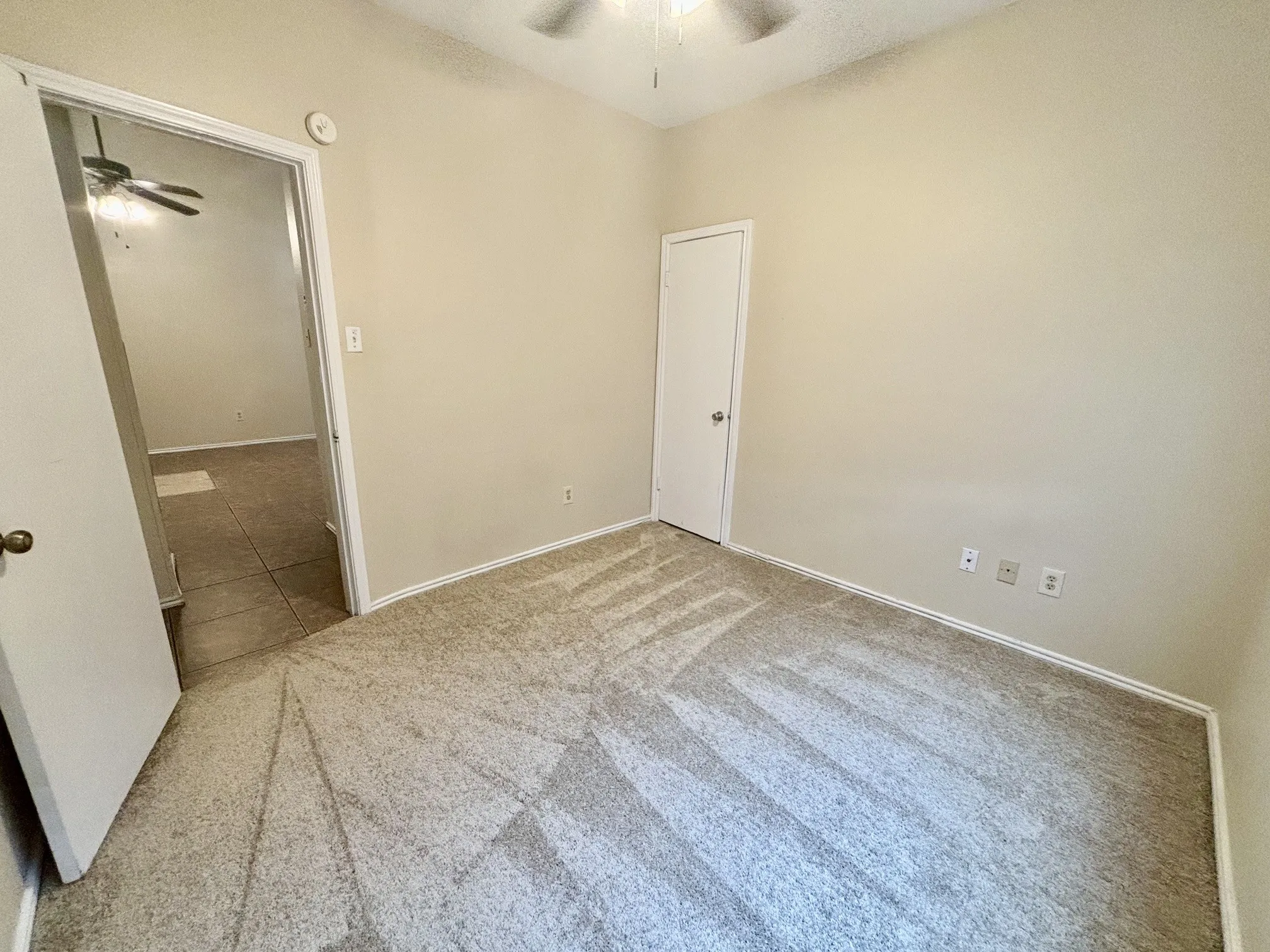 Single Family Residence For Rent in Tarrant County , 2915 Roxboro Road, Euless, Texas 76039, 3 Bedroom, 2 Bathroom, Garage spaces, 1,258 Sqft, built in 1985, mls#21349622, Real Estate Agent in Euless, Homes For Rent in Tarrant county, Homes For Rent in Euless, Realtor in Euless Texas, Real Estate Brokerage Independent Realty Texas, Luminita Cordes Realtor