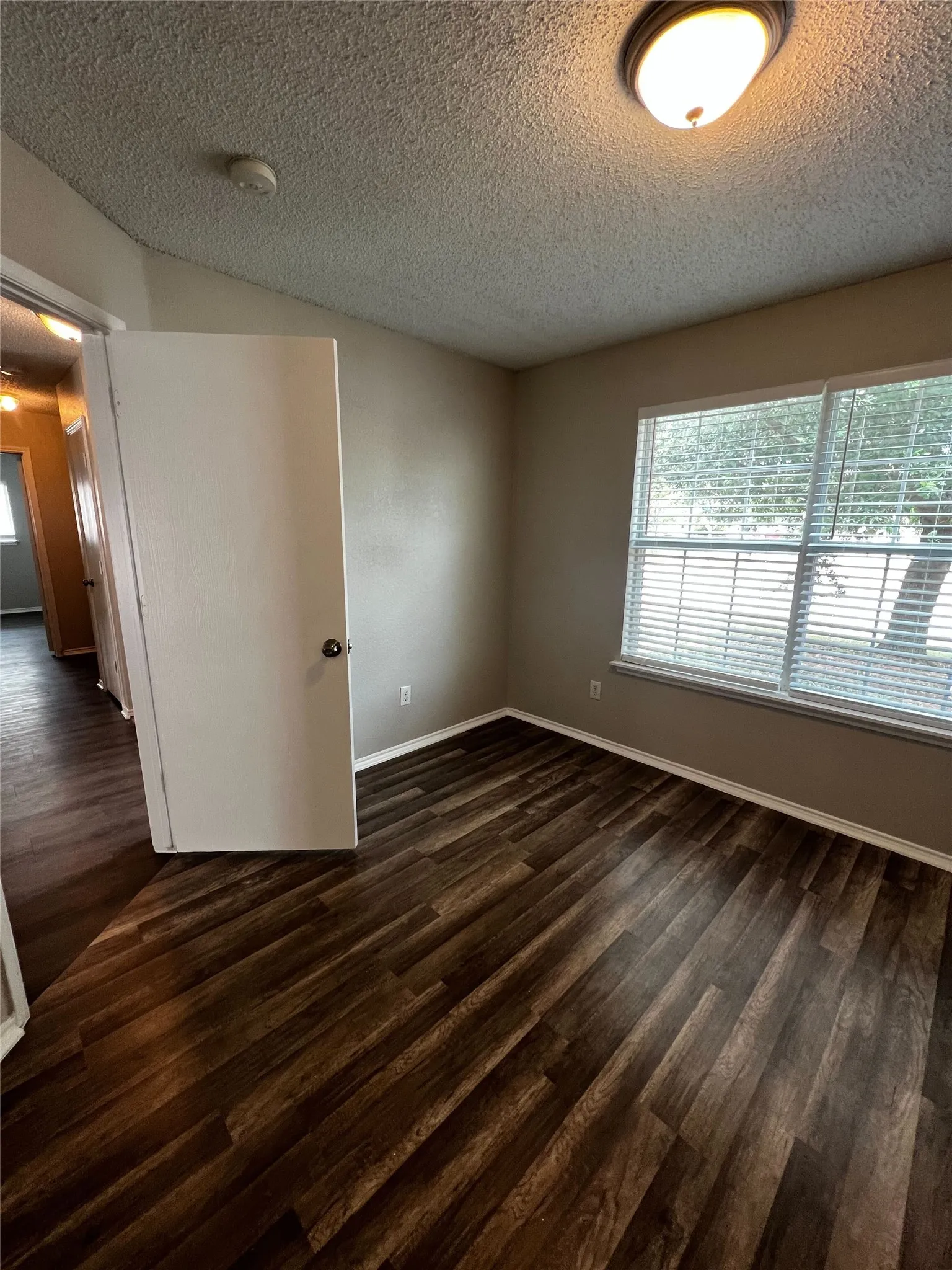 Single Family Residence For Rent in Tarrant County , 1601 Hedgewood Trail, Fort Worth, Texas 76112, 3 Bedroom, 2 Bathroom, 2 Garage spaces, 1,637 Sqft, built in 2006, mls#21349565, Real Estate Agent in Fort Worth, Homes For Rent in Tarrant county, Homes For Rent in Fort Worth, Realtor in Fort Worth Texas, Real Estate Brokerage Independent Realty Texas, Luminita Cordes Realtor