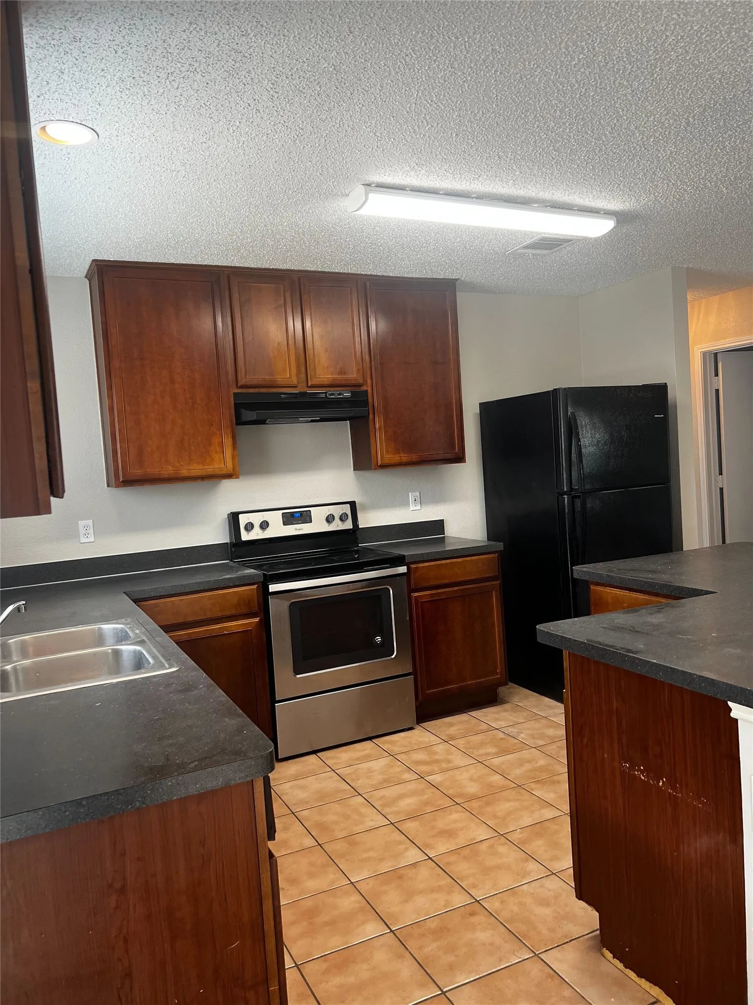 Single Family Residence For Rent in Tarrant County , 1601 Hedgewood Trail, Fort Worth, Texas 76112, 3 Bedroom, 2 Bathroom, 2 Garage spaces, 1,637 Sqft, built in 2006, mls#21349565, Real Estate Agent in Fort Worth, Homes For Rent in Tarrant county, Homes For Rent in Fort Worth, Realtor in Fort Worth Texas, Real Estate Brokerage Independent Realty Texas, Luminita Cordes Realtor