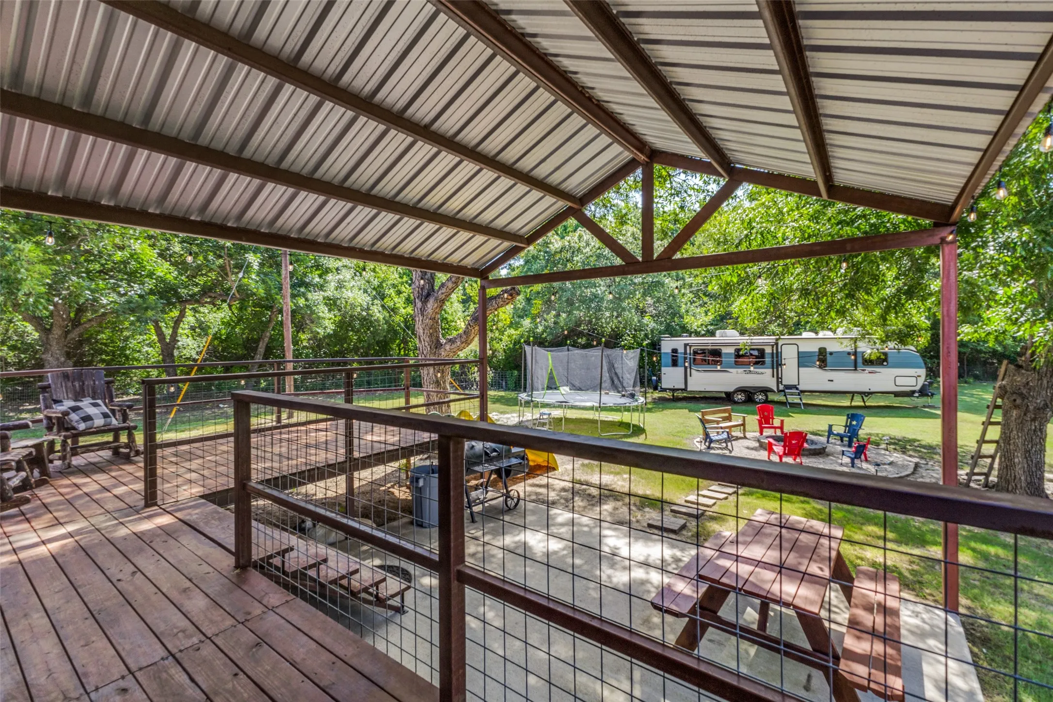 Single Family Residence For Sale in Cooke County , 9752 County Road 341, Muenster, Texas 76252, 4 Bedroom, 1 Bathroom, Garage spaces, 2,240 Sqft, built in 2004, mls#21351727, Real Estate Agent in Muenster, Homes For Sale in Cooke county, Homes For Sale in Muenster, Realtor in Muenster Texas, Real Estate Brokerage Independent Realty Texas, Luminita Cordes Realtor