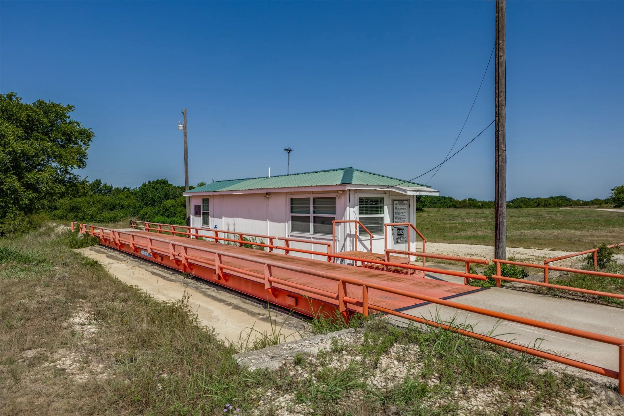 Single Family Residence For Sale in Cooke County , 9752 County Road 341, Muenster, Texas 76252, 4 Bedroom, 1 Bathroom, Garage spaces, 2,240 Sqft, built in 2004, mls#21351727, Real Estate Agent in Muenster, Homes For Sale in Cooke county, Homes For Sale in Muenster, Realtor in Muenster Texas, Real Estate Brokerage Independent Realty Texas, Luminita Cordes Realtor