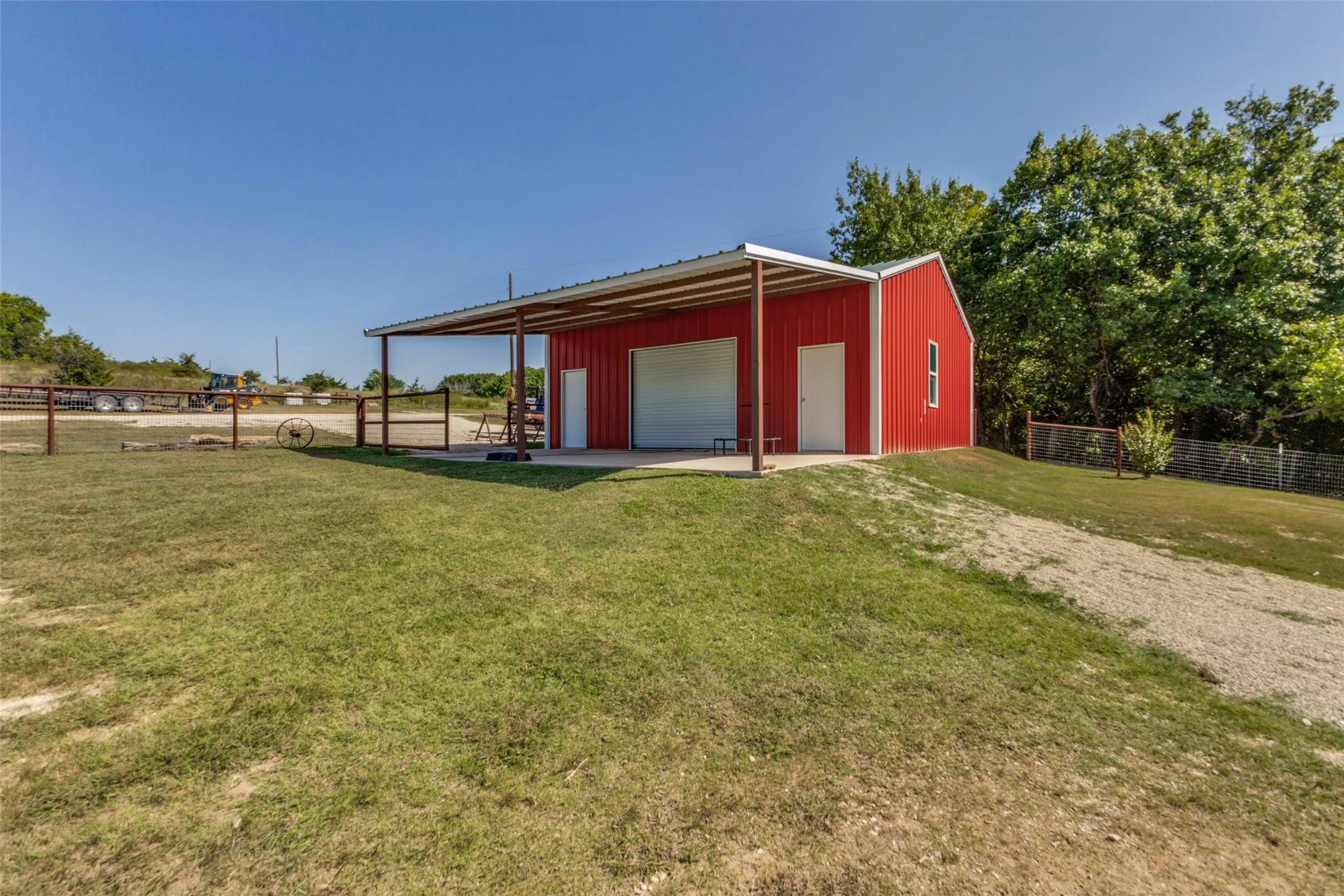 Single Family Residence For Sale in Cooke County , 9752 County Road 341, Muenster, Texas 76252, 4 Bedroom, 1 Bathroom, Garage spaces, 2,240 Sqft, built in 2004, mls#21351727, Real Estate Agent in Muenster, Homes For Sale in Cooke county, Homes For Sale in Muenster, Realtor in Muenster Texas, Real Estate Brokerage Independent Realty Texas, Luminita Cordes Realtor