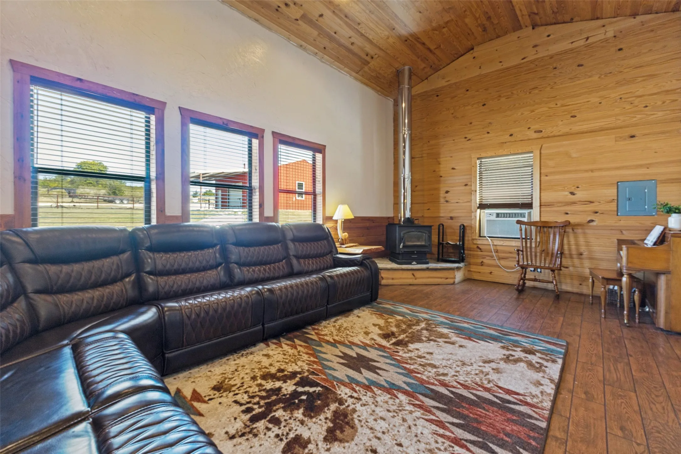 Single Family Residence For Sale in Cooke County , 9752 County Road 341, Muenster, Texas 76252, 4 Bedroom, 1 Bathroom, Garage spaces, 2,240 Sqft, built in 2004, mls#21351727, Real Estate Agent in Muenster, Homes For Sale in Cooke county, Homes For Sale in Muenster, Realtor in Muenster Texas, Real Estate Brokerage Independent Realty Texas, Luminita Cordes Realtor