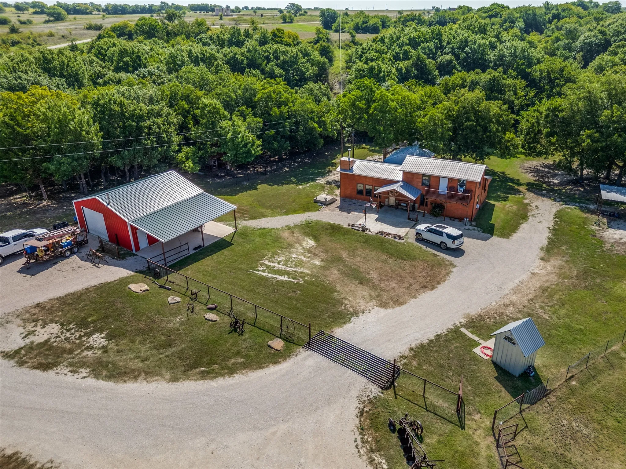 Single Family Residence For Sale in Cooke County , 9752 County Road 341, Muenster, Texas 76252, 4 Bedroom, 1 Bathroom, Garage spaces, 2,240 Sqft, built in 2004, mls#21351727, Real Estate Agent in Muenster, Homes For Sale in Cooke county, Homes For Sale in Muenster, Realtor in Muenster Texas, Real Estate Brokerage Independent Realty Texas, Luminita Cordes Realtor