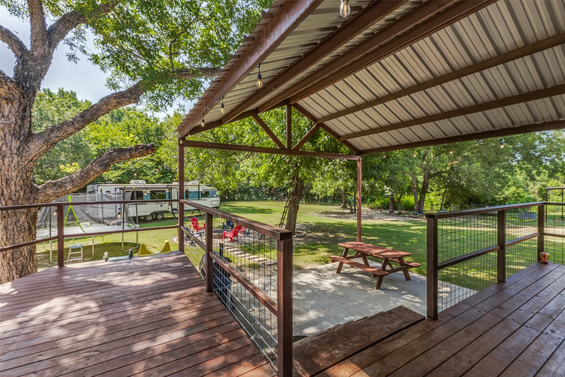 Single Family Residence For Sale in Cooke County , 9752 County Road 341, Muenster, Texas 76252, 4 Bedroom, 1 Bathroom, Garage spaces, 2,240 Sqft, built in 2004, mls#21351727, Real Estate Agent in Muenster, Homes For Sale in Cooke county, Homes For Sale in Muenster, Realtor in Muenster Texas, Real Estate Brokerage Independent Realty Texas, Luminita Cordes Realtor