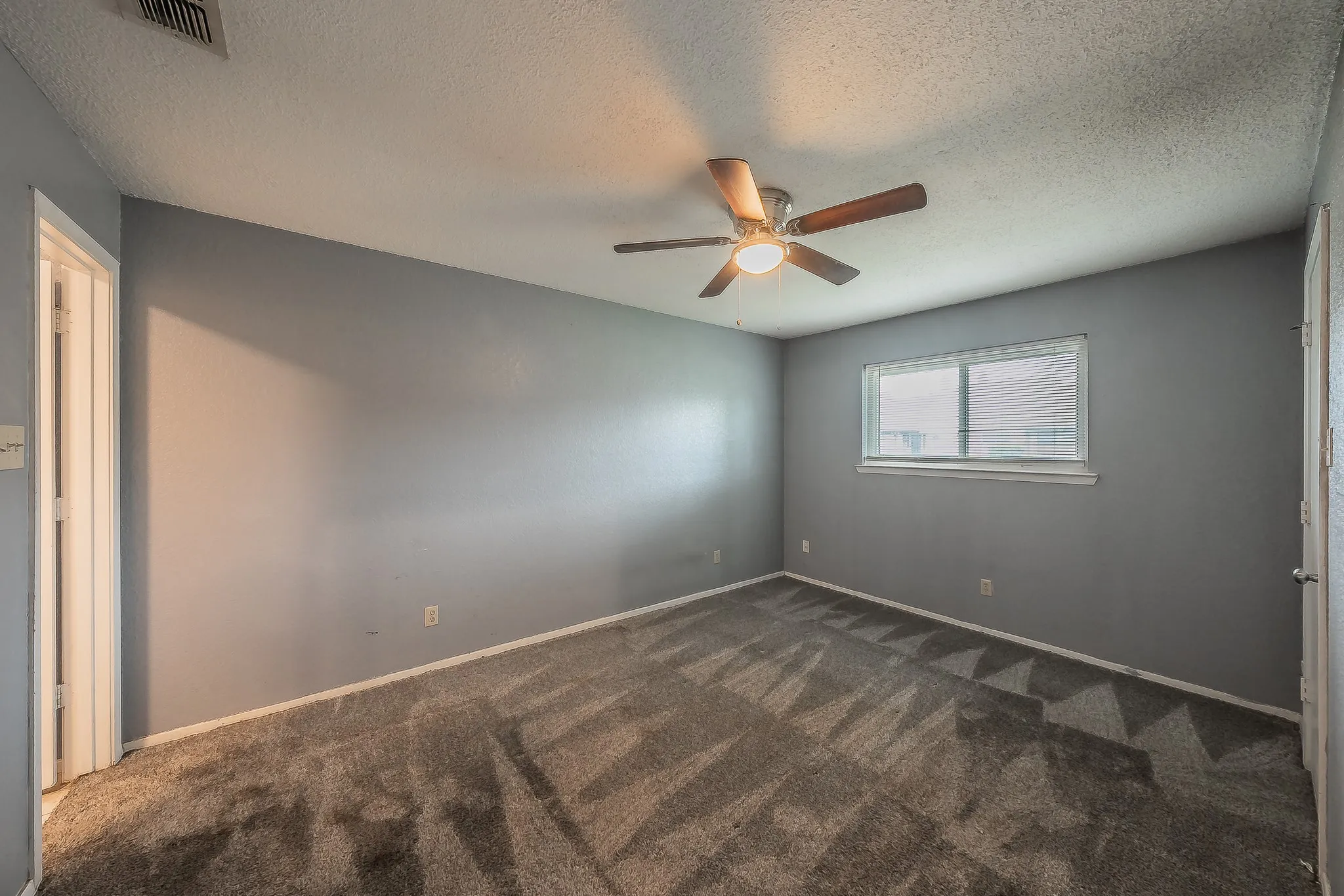 Townhouse For Rent in Tarrant County , 5003 Maryanna Way, North Richland Hills, Texas 76180, 2 Bedroom, 2 Bathroom, Garage spaces, 1,065 Sqft, built in 1984, mls#21351737, Real Estate Agent in North Richland Hills, Homes For Rent in Tarrant county, Homes For Rent in North Richland Hills, Realtor in North Richland Hills Texas, Real Estate Brokerage Independent Realty Texas, Luminita Cordes Realtor