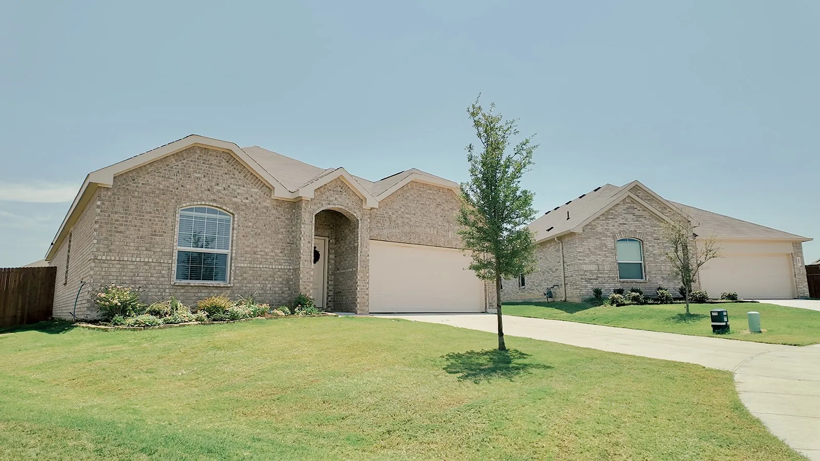 Single Family Residence For Sale in Denton County , 319 Sedalia Trail, Justin, Texas 76247, 4 Bedroom, 2 Bathroom, 2 Garage spaces, 1,834 Sqft, built in 2024, mls#21351276, Real Estate Agent in Justin, Homes For Sale in Denton county, Homes For Sale in Justin, Realtor in Justin Texas, Real Estate Brokerage Independent Realty Texas, Luminita Cordes Realtor