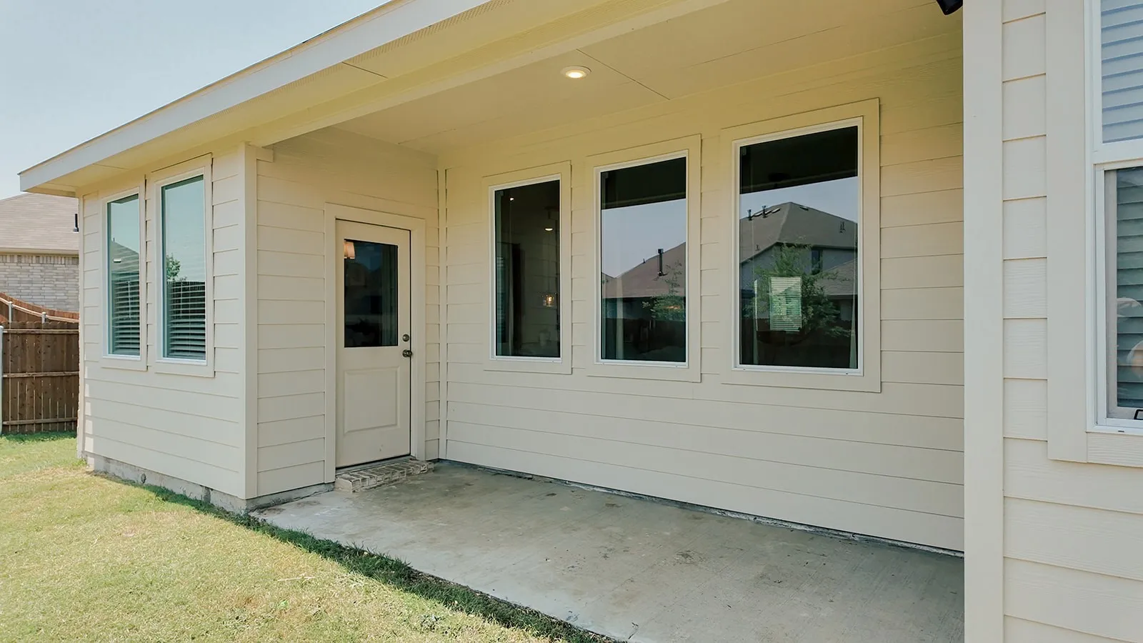 Single Family Residence For Sale in Denton County , 319 Sedalia Trail, Justin, Texas 76247, 4 Bedroom, 2 Bathroom, 2 Garage spaces, 1,834 Sqft, built in 2024, mls#21351276, Real Estate Agent in Justin, Homes For Sale in Denton county, Homes For Sale in Justin, Realtor in Justin Texas, Real Estate Brokerage Independent Realty Texas, Luminita Cordes Realtor