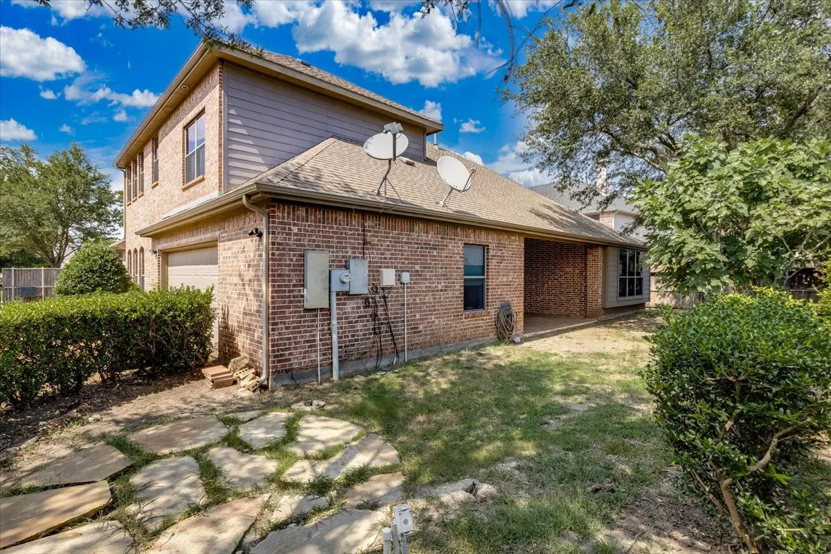 Single Family Residence For Sale in Collin County , 626 Waters Edge Way, Murphy, Texas 75094, 4 Bedroom, 4 Bathroom, 2 Garage spaces, 4,225 Sqft, built in 2006, Price $680,000, mls#21350609, Real Estate Agent in Murphy, Homes For Sale in Collin county, Homes For Sale in Murphy, Realtor in Murphy Texas, Real Estate Brokerage Independent Realty Texas, Luminita Cordes Realtor