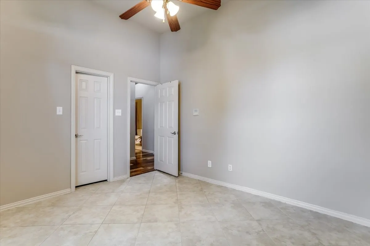 Single Family Residence For Sale in Collin County , 626 Waters Edge Way, Murphy, Texas 75094, 4 Bedroom, 4 Bathroom, 2 Garage spaces, 4,225 Sqft, built in 2006, Price $680,000, mls#21350609, Real Estate Agent in Murphy, Homes For Sale in Collin county, Homes For Sale in Murphy, Realtor in Murphy Texas, Real Estate Brokerage Independent Realty Texas, Luminita Cordes Realtor